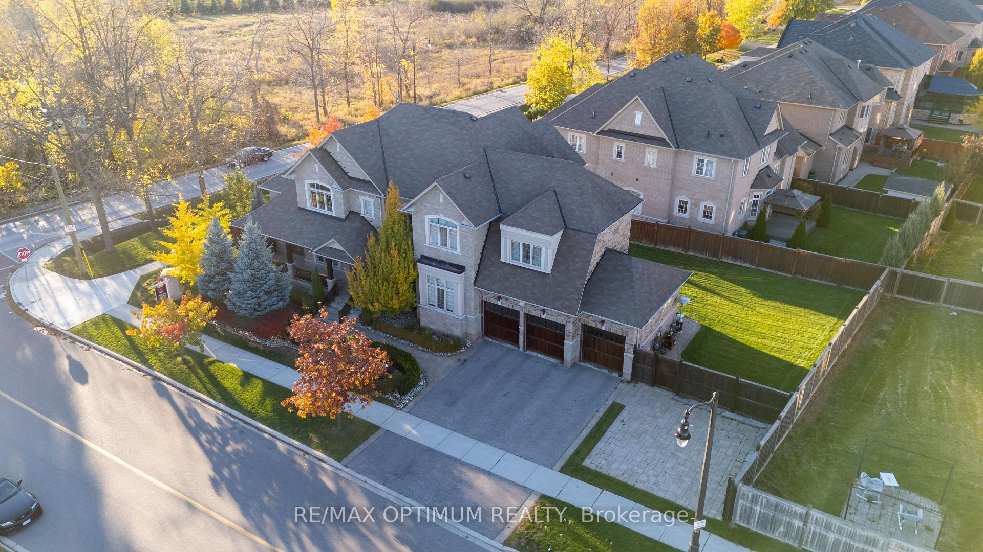 Front of 2 Berkwood Hollow