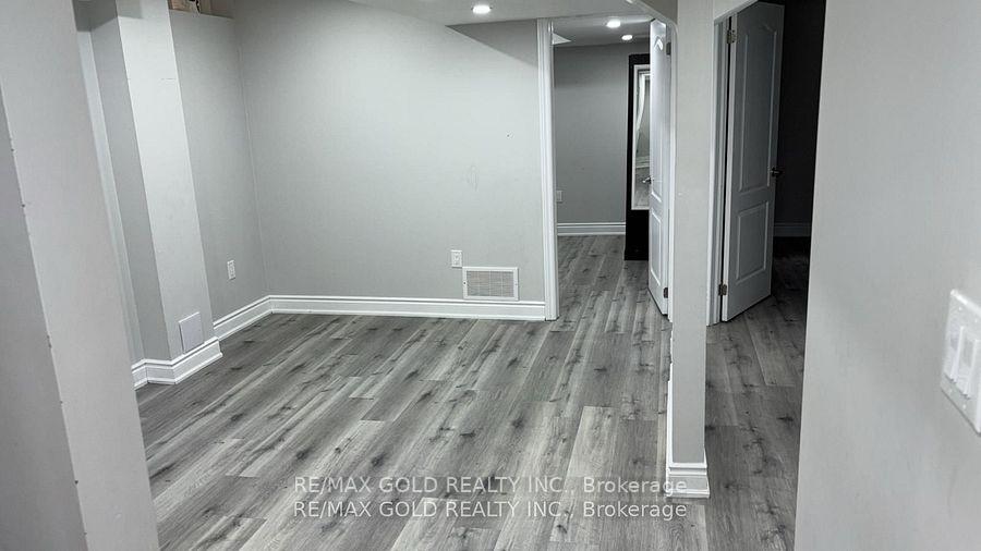 Photo 4 of 85 Humberstone Crescent, Brampton, Northwest Brampton — HOMEH