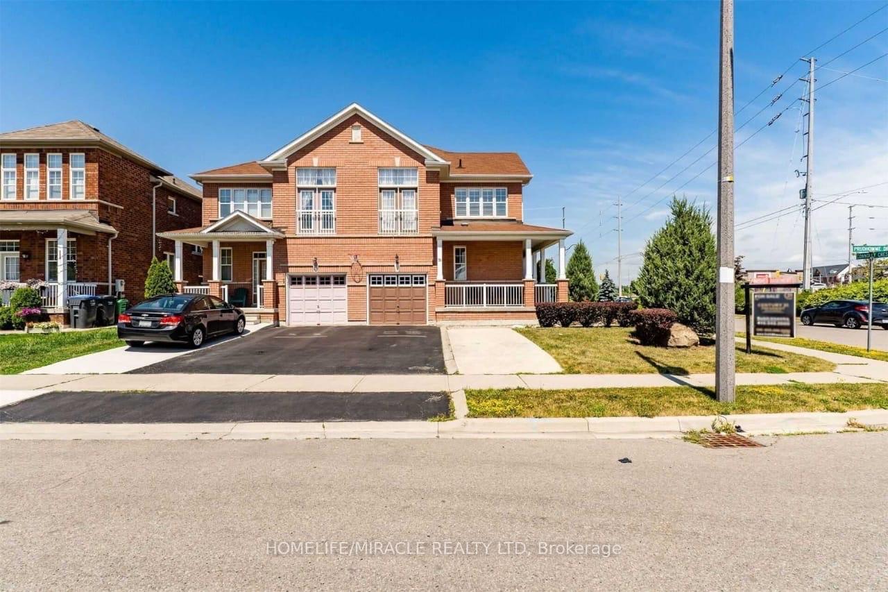Front of Unit Upper, 51 Connolly Crescent