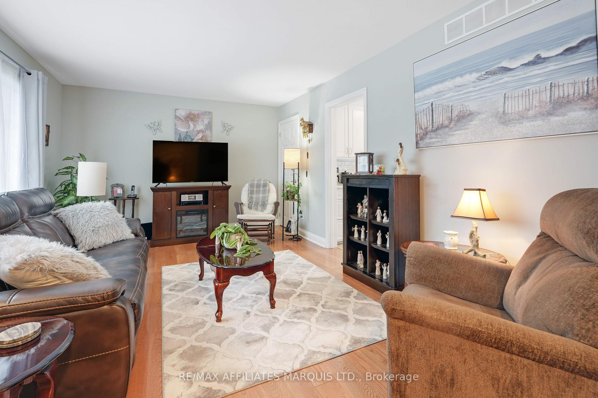 Photo 4 of 516 Guy Street, Cornwall — HOMEH