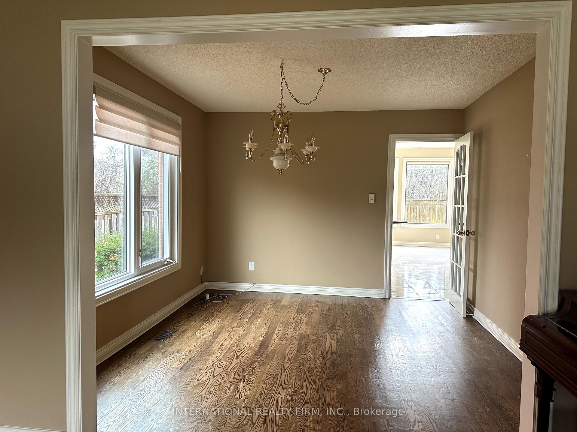 Photo 6 of 139 Elgin Drive, Brampton, Brampton South — HOMEH