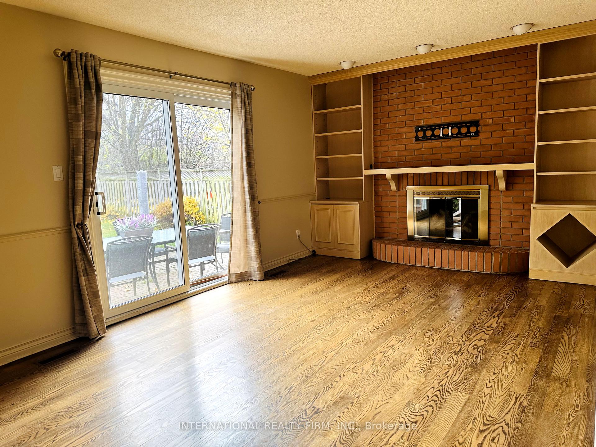 Photo 7 of 139 Elgin Drive, Brampton, Brampton South — HOMEH