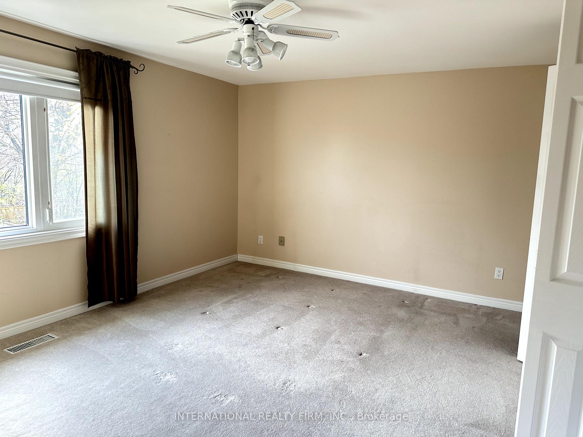 Photo 15 of 139 Elgin Drive, Brampton, Brampton South — HOMEH