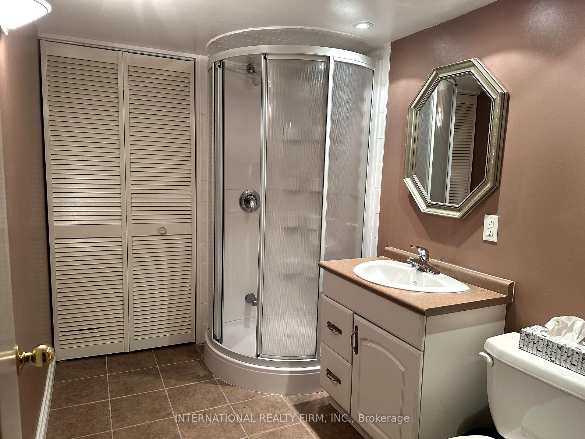 Photo 29 of 139 Elgin Drive, Brampton, Brampton South — HOMEH