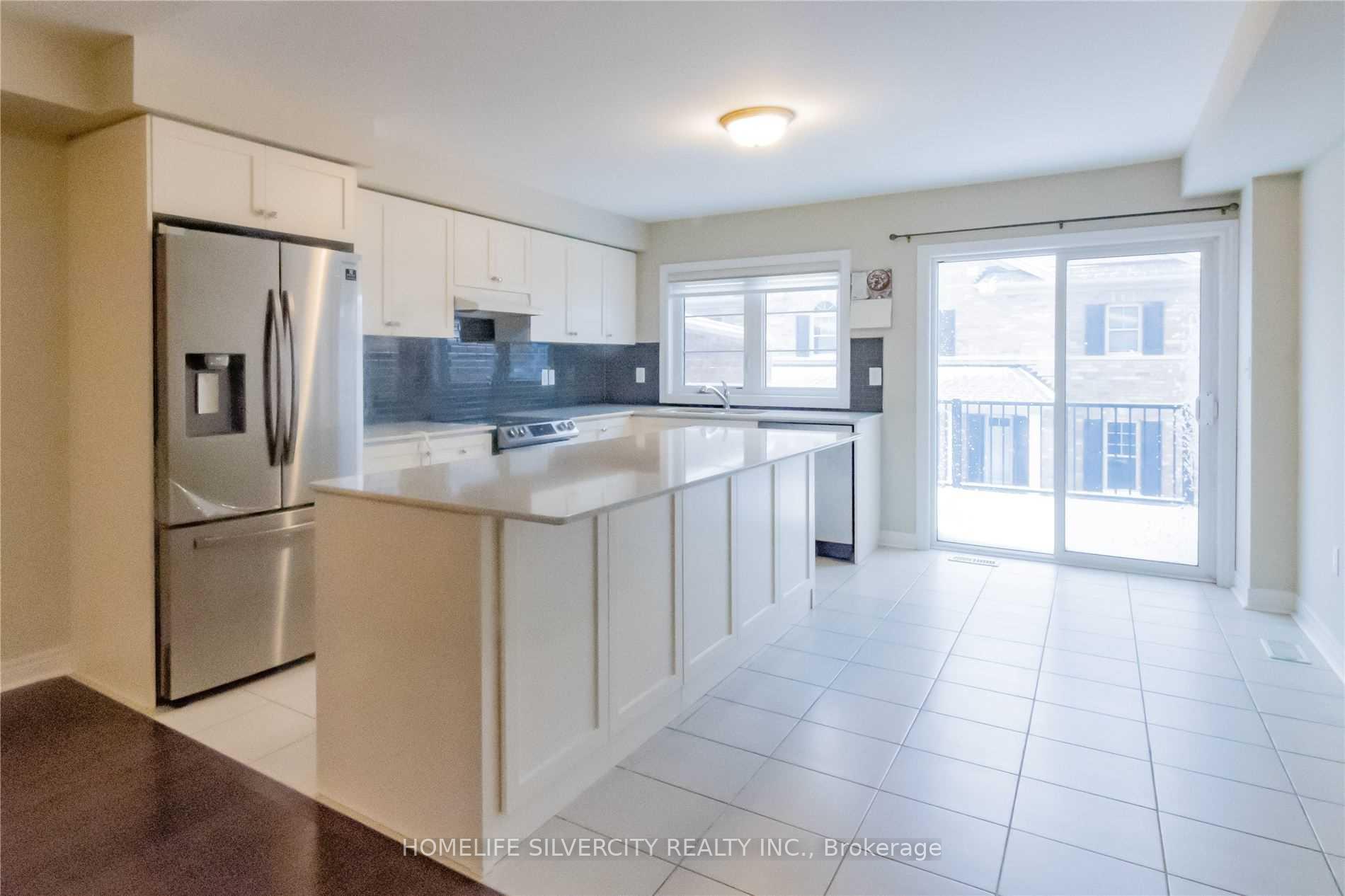 Photo 3 of 7 Finegan Circle, Brampton, Northwest Brampton — HOMEH