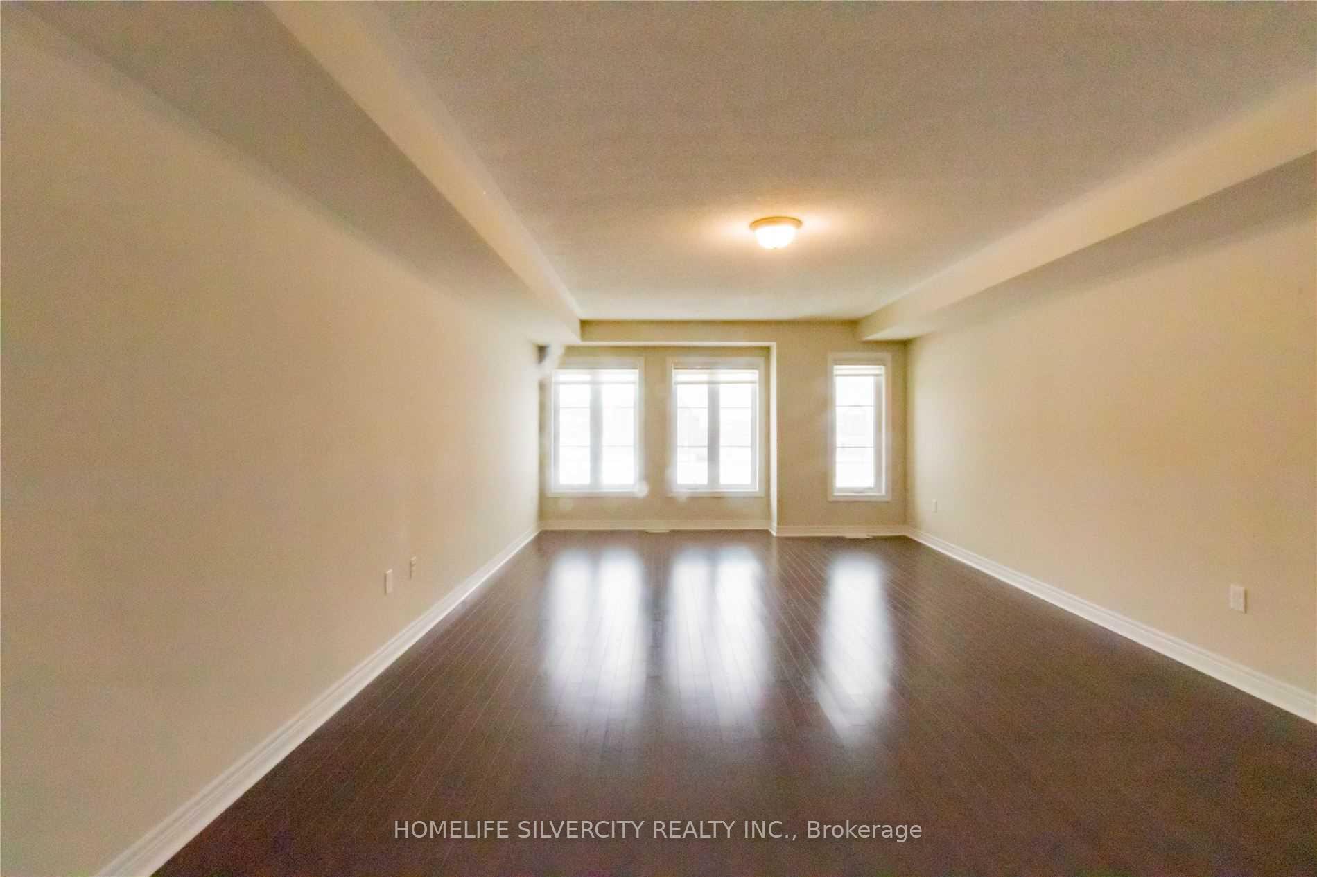 Photo 4 of 7 Finegan Circle, Brampton, Northwest Brampton — HOMEH