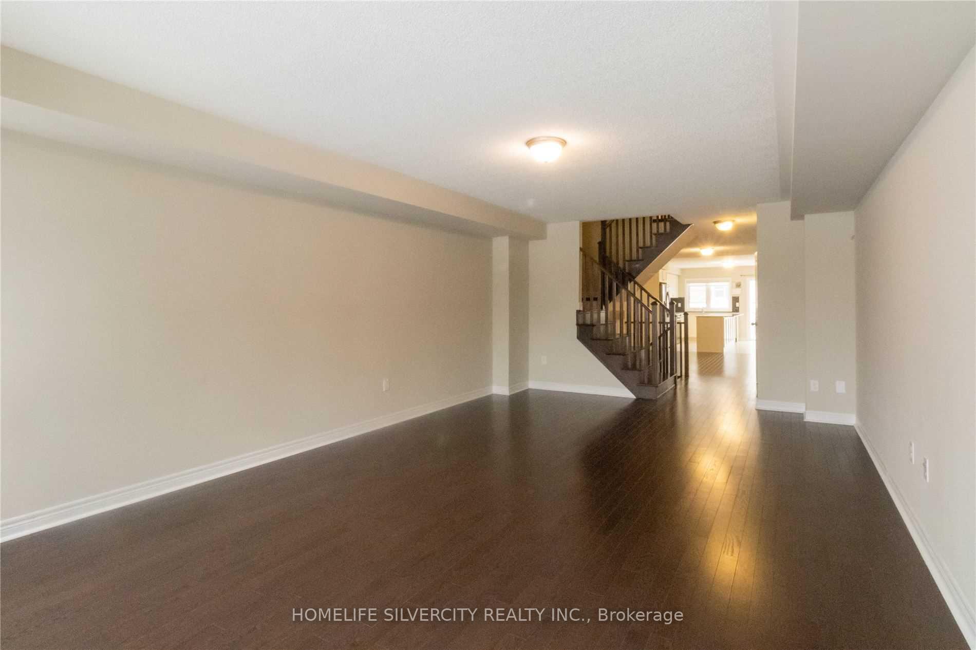 Photo 5 of 7 Finegan Circle, Brampton, Northwest Brampton — HOMEH
