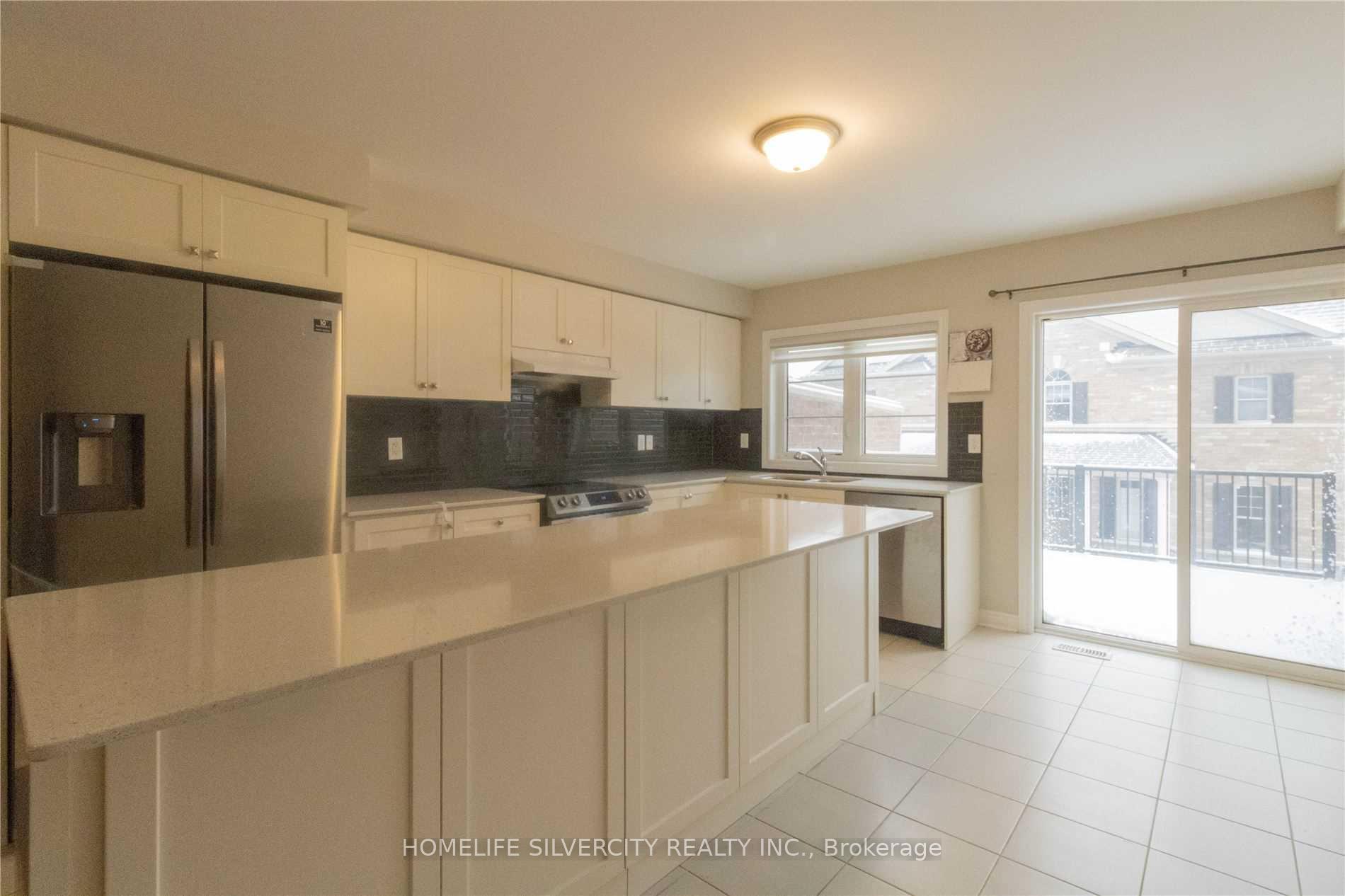 Photo 11 of 7 Finegan Circle, Brampton, Northwest Brampton — HOMEH