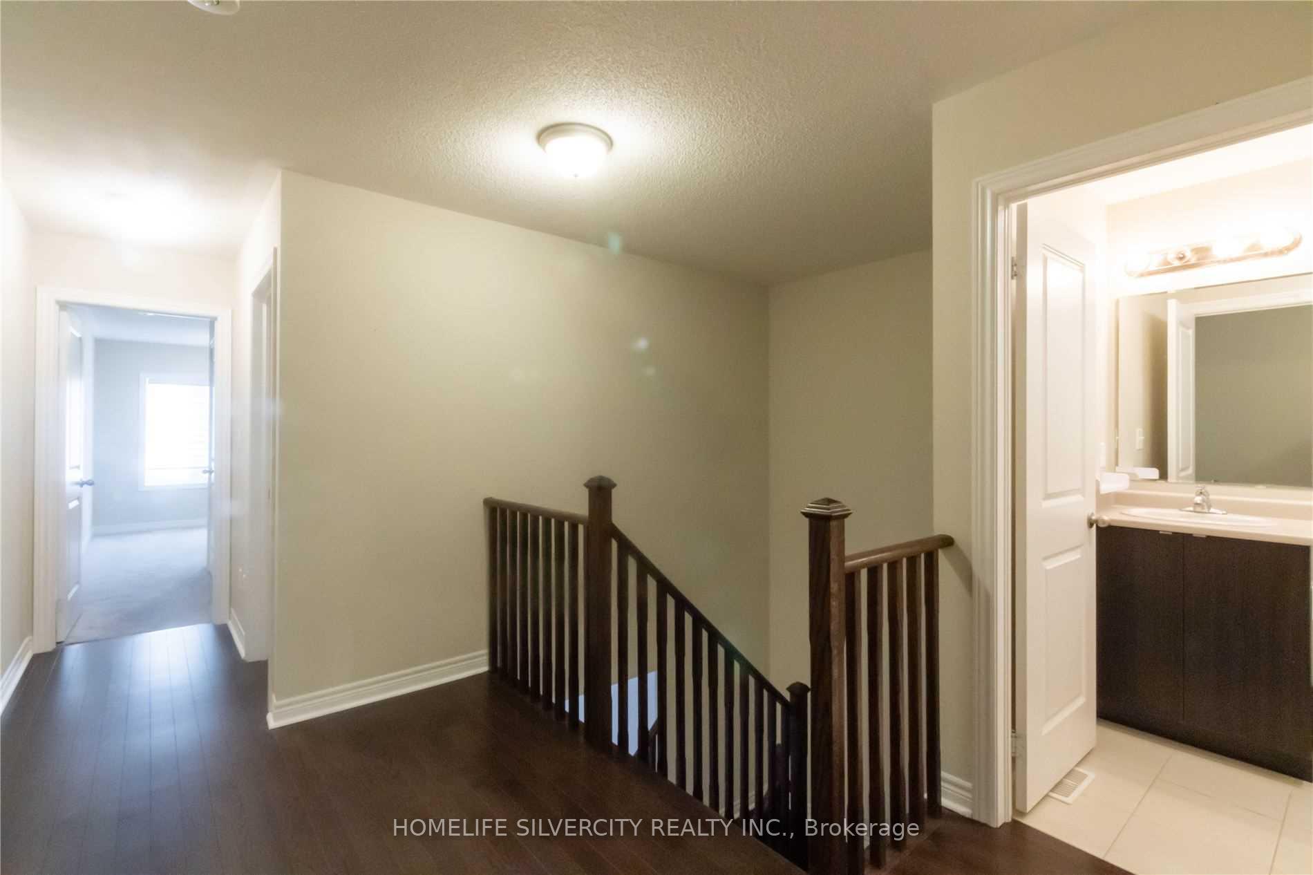 Photo 12 of 7 Finegan Circle, Brampton, Northwest Brampton — HOMEH