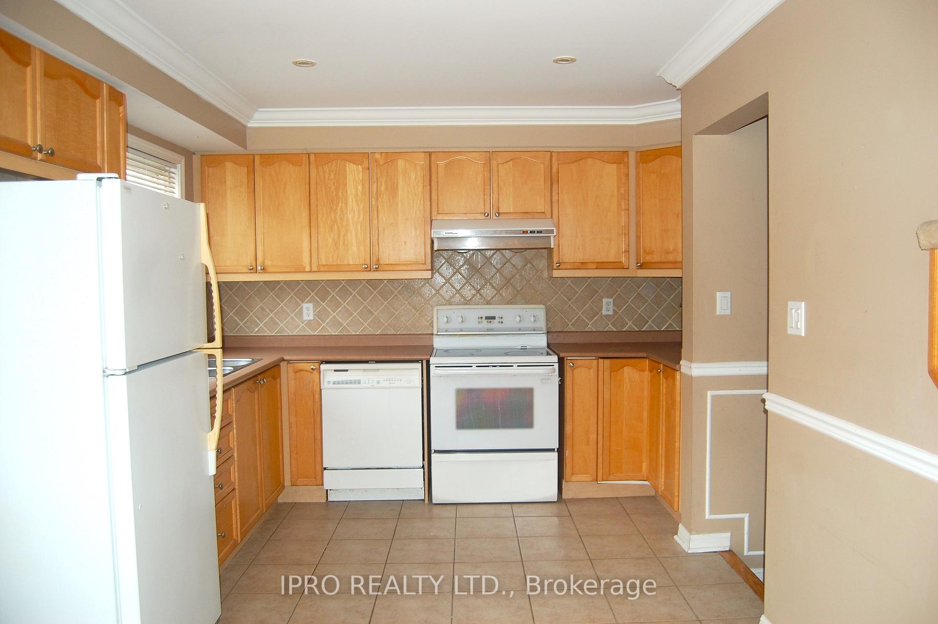 Photo 6 of 21 Rowland Street, Brampton, Fletcher's Meadow — HOMEH