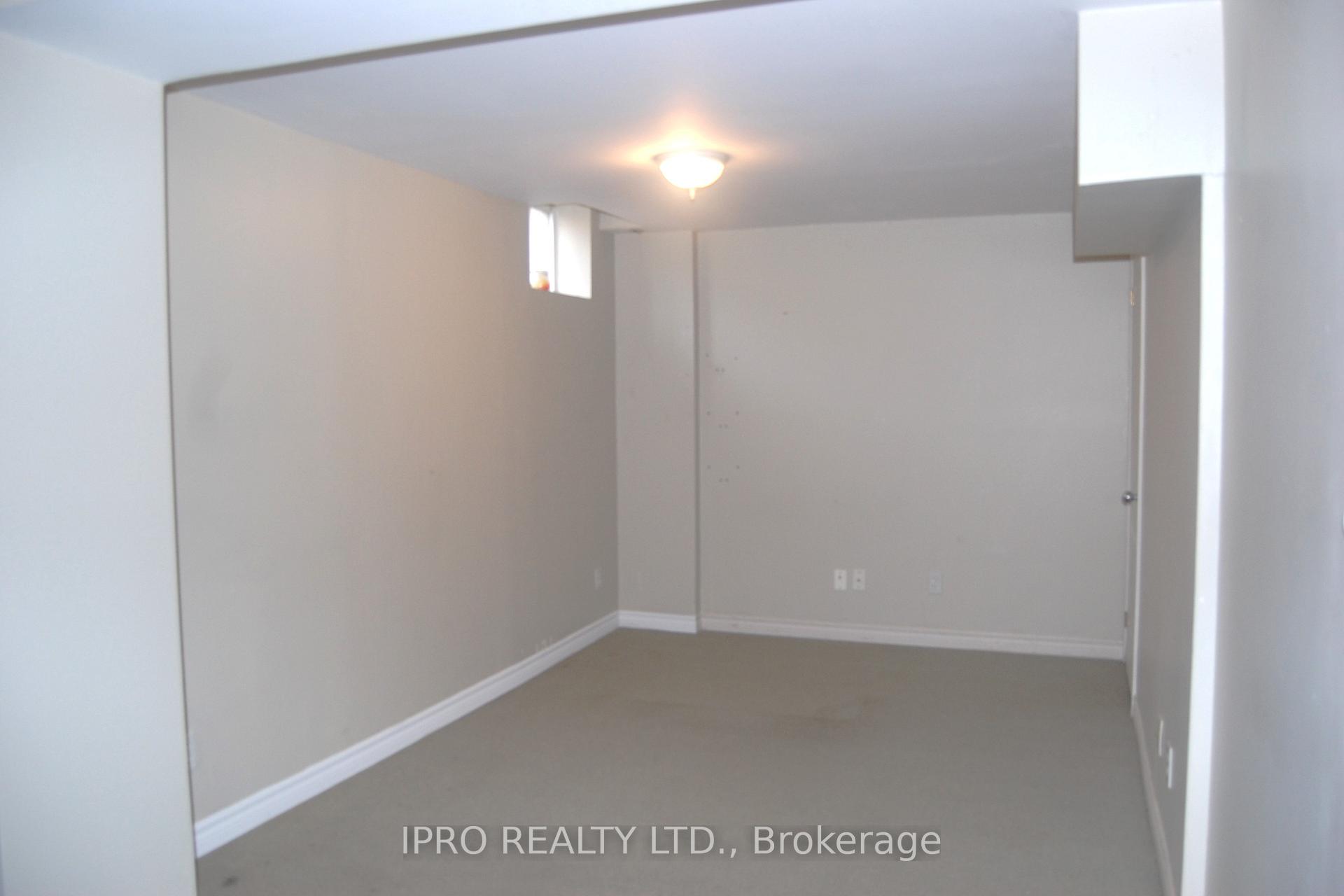 Photo 13 of 21 Rowland Street, Brampton, Fletcher's Meadow — HOMEH