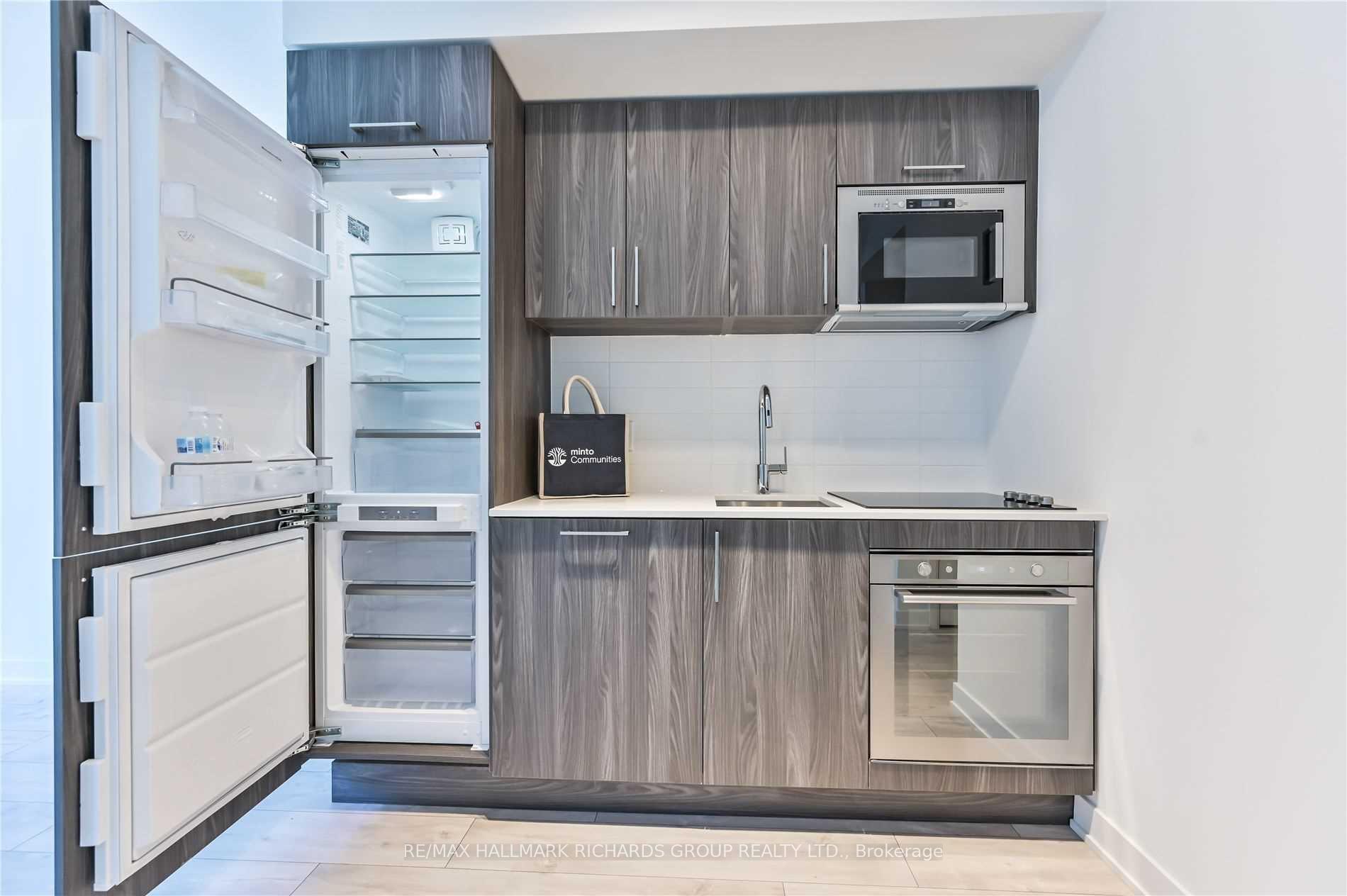 Photo 7 of Unit 727, 576 Front Street W, Toronto, Waterfront Communities — HOMEH