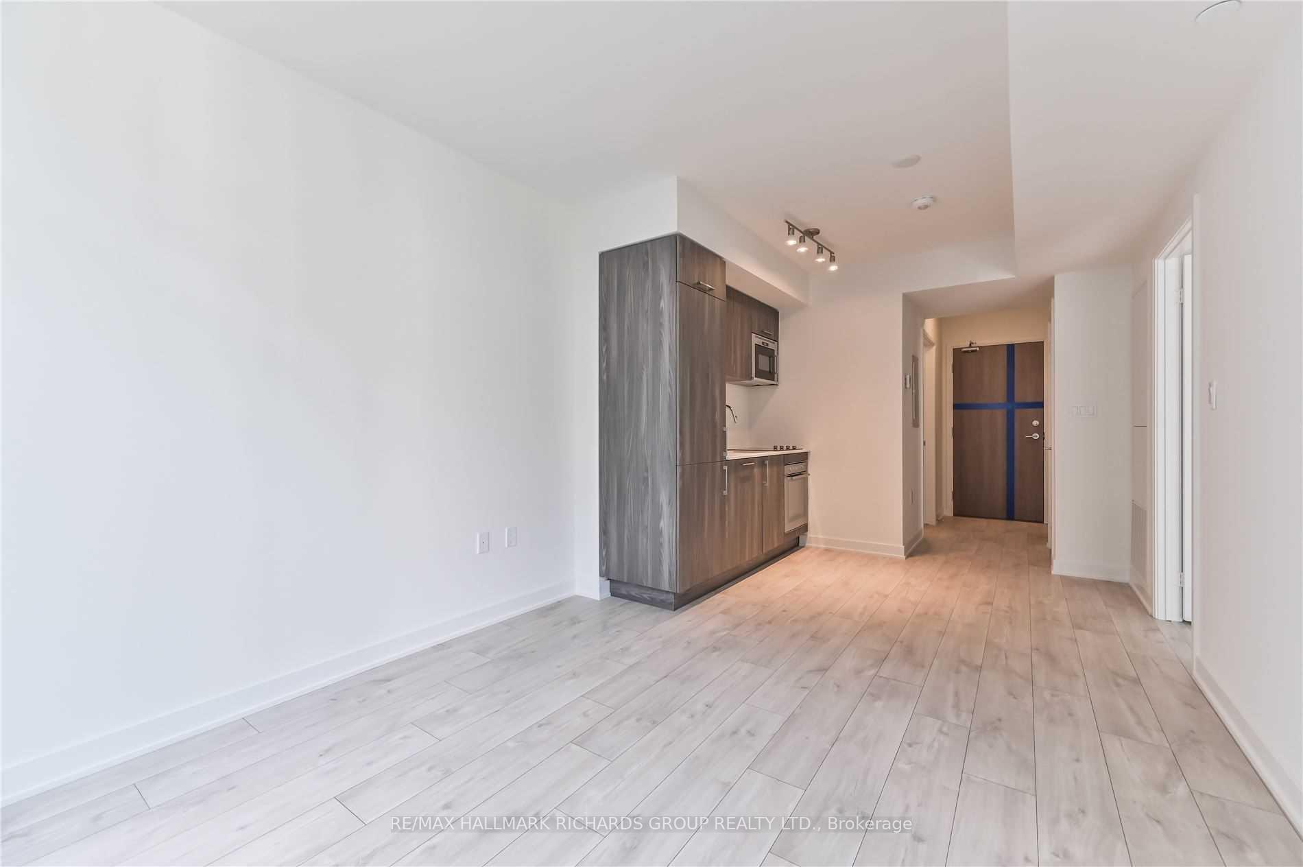Photo 8 of Unit 727, 576 Front Street W, Toronto, Waterfront Communities — HOMEH