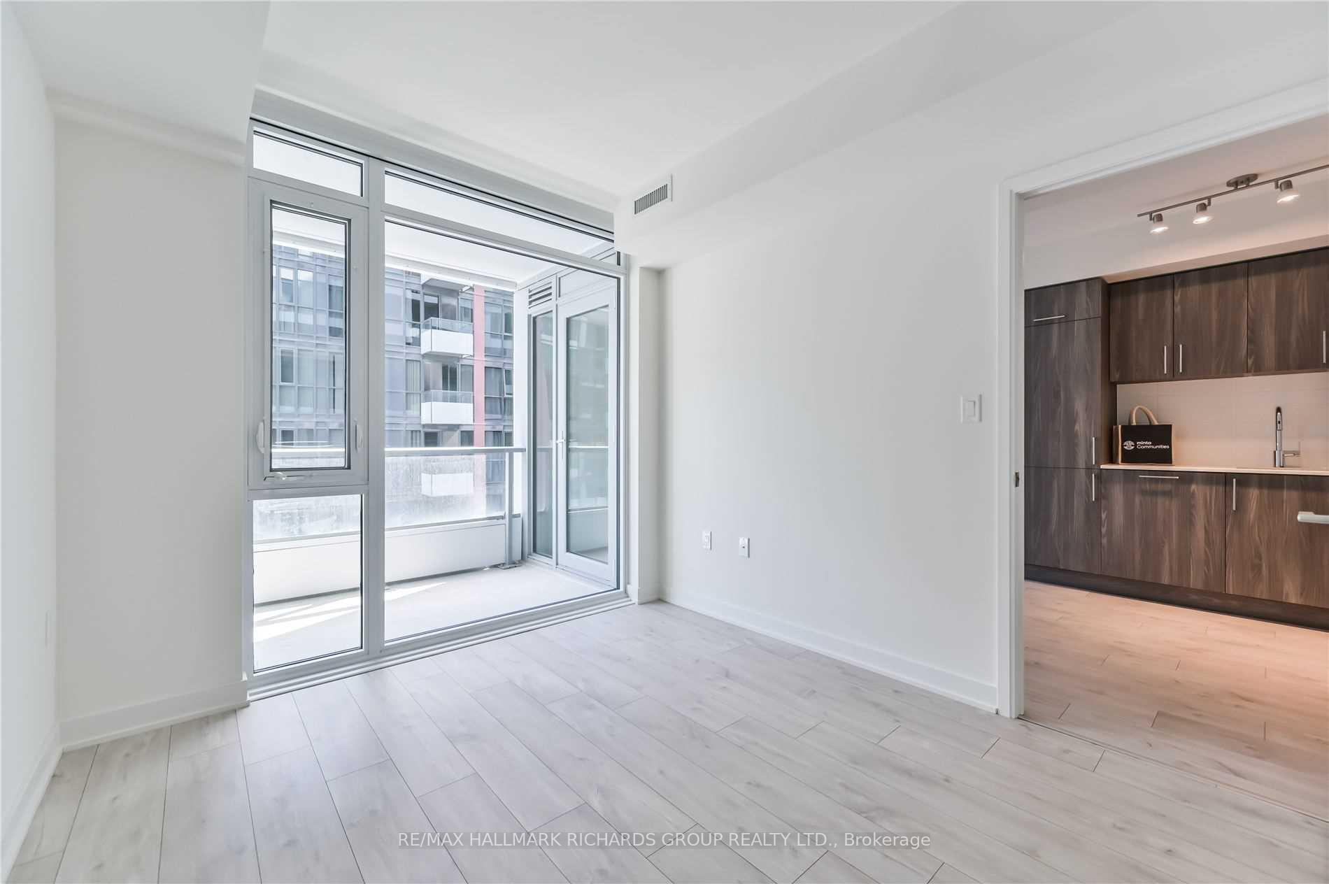 Photo 9 of Unit 727, 576 Front Street W, Toronto, Waterfront Communities — HOMEH