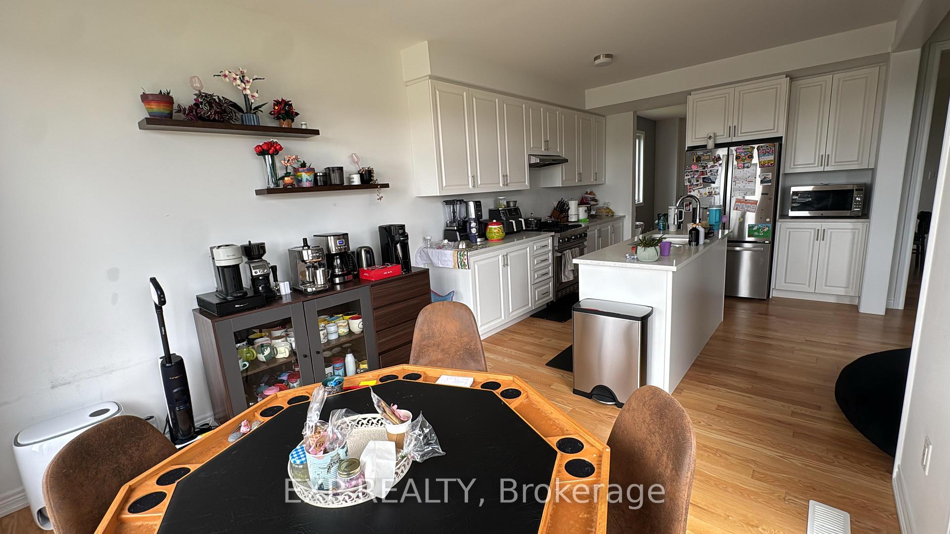 Photo 7 of 17 Abbey Crescent, Barrie, Rural Barrie Southeast — HOMEH