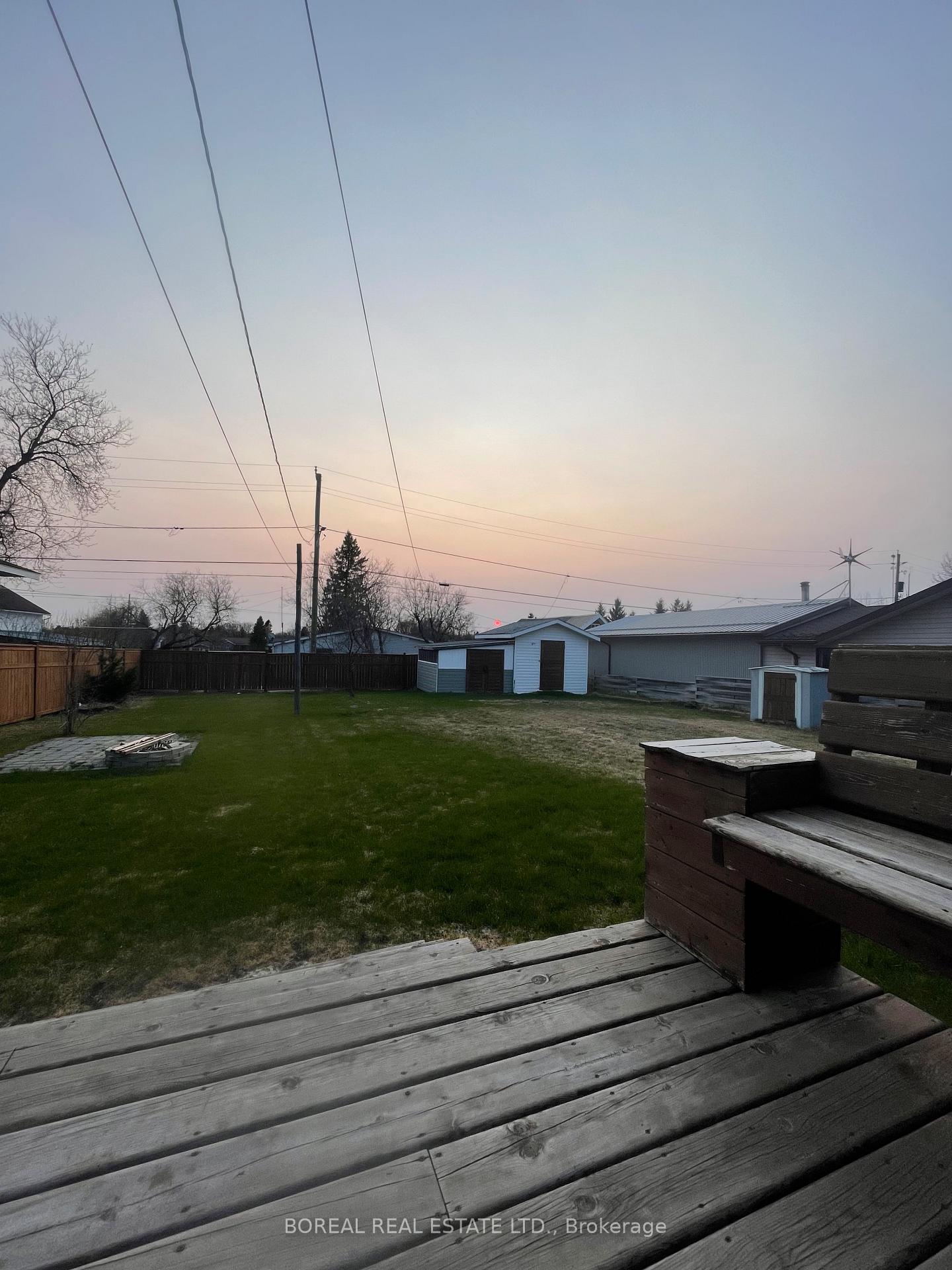 Photo 10 of 211 Second Avenue, Cochrane — HOMEH