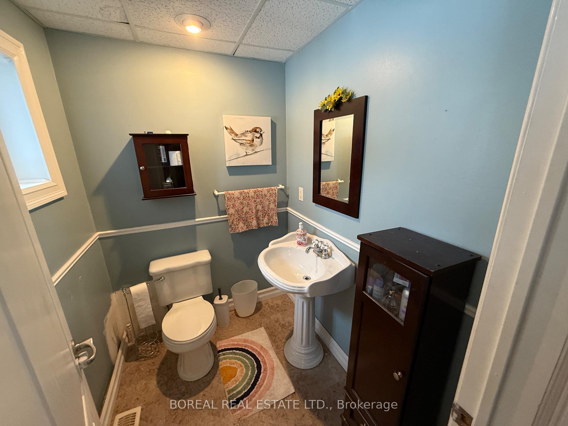 Photo 13 of 211 Second Avenue, Cochrane — HOMEH
