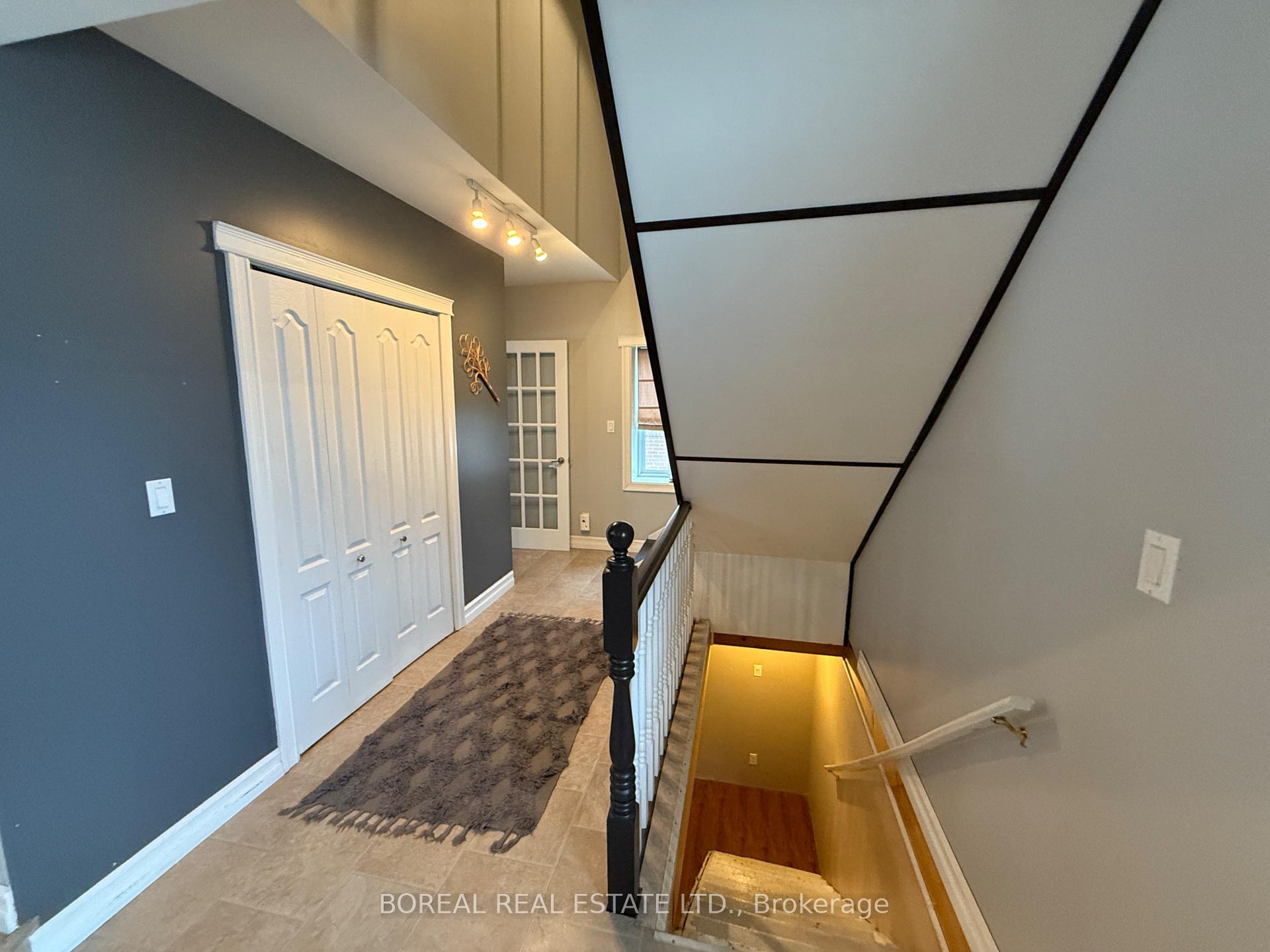 Photo 19 of 211 Second Avenue, Cochrane — HOMEH