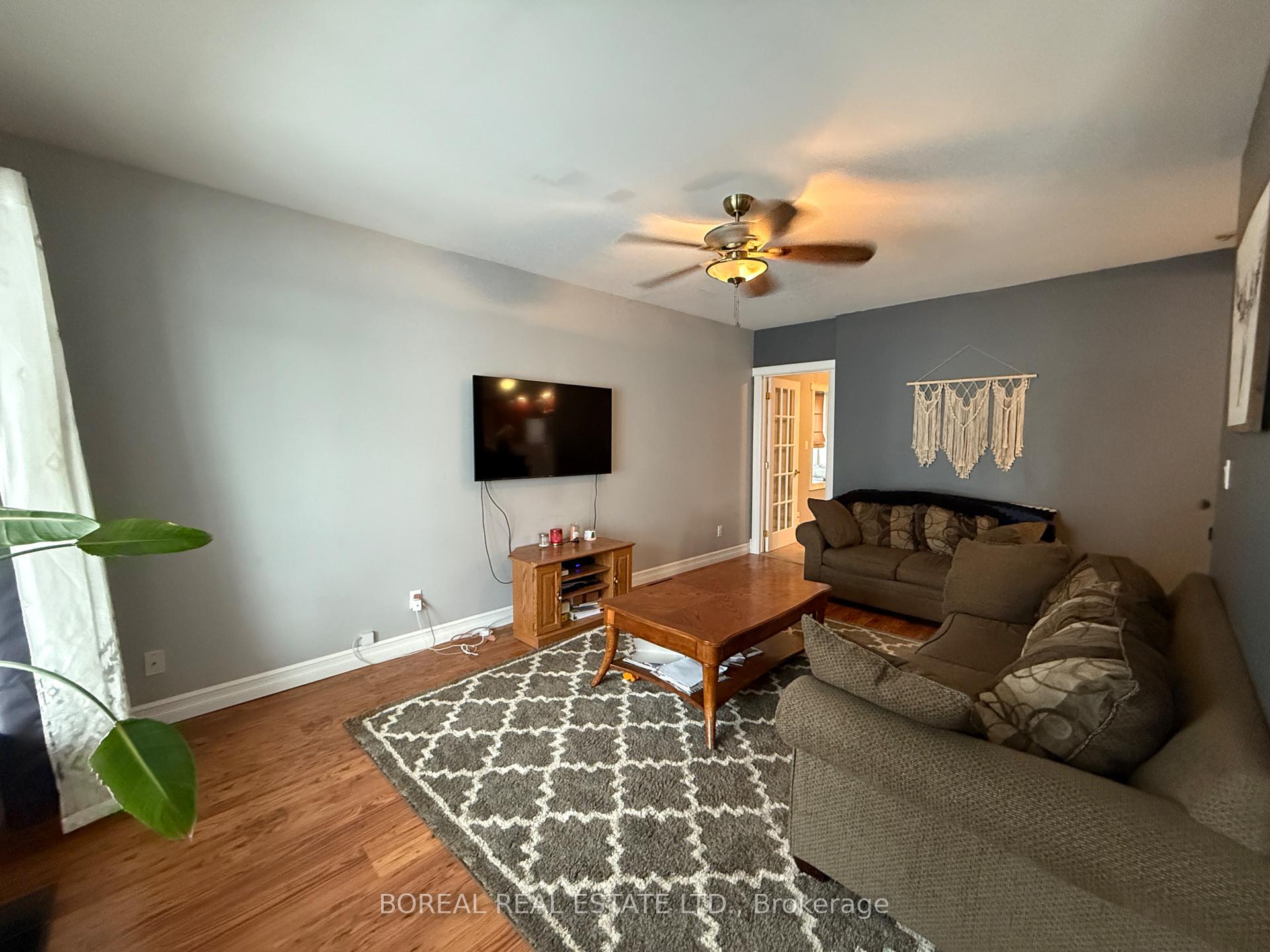 Photo 27 of 211 Second Avenue, Cochrane — HOMEH