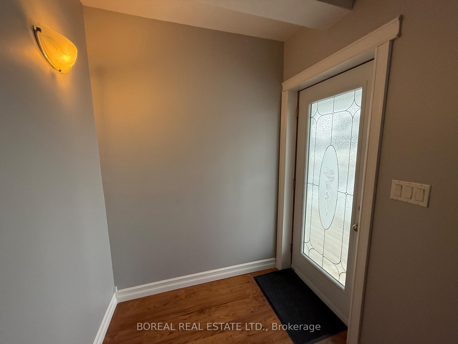 Photo 22 of 211 Second Avenue, Cochrane — HOMEH