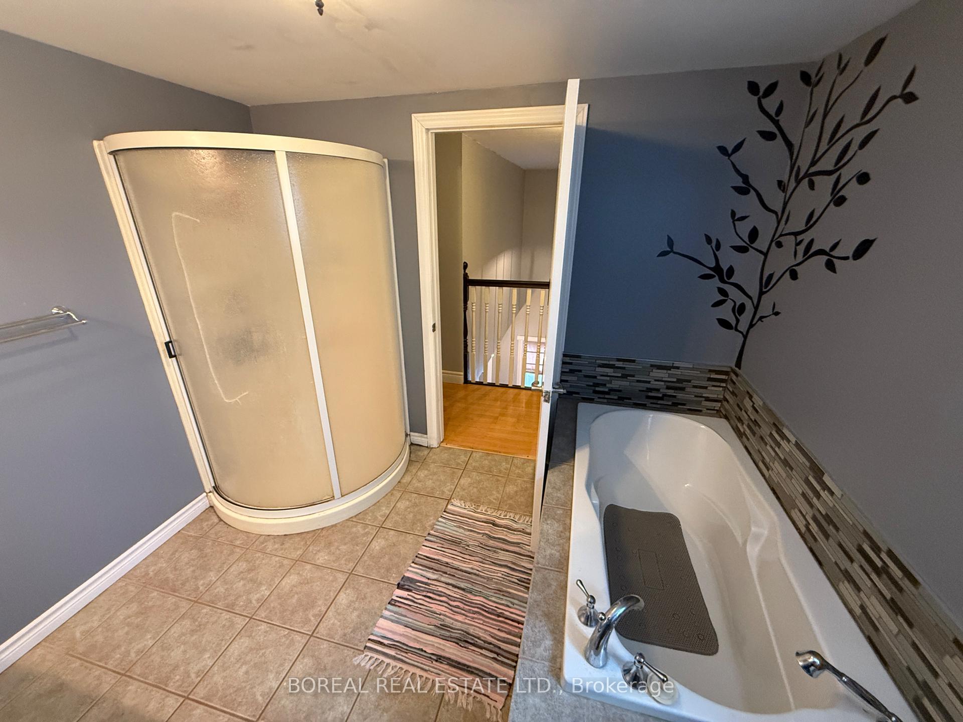 Photo 28 of 211 Second Avenue, Cochrane — HOMEH