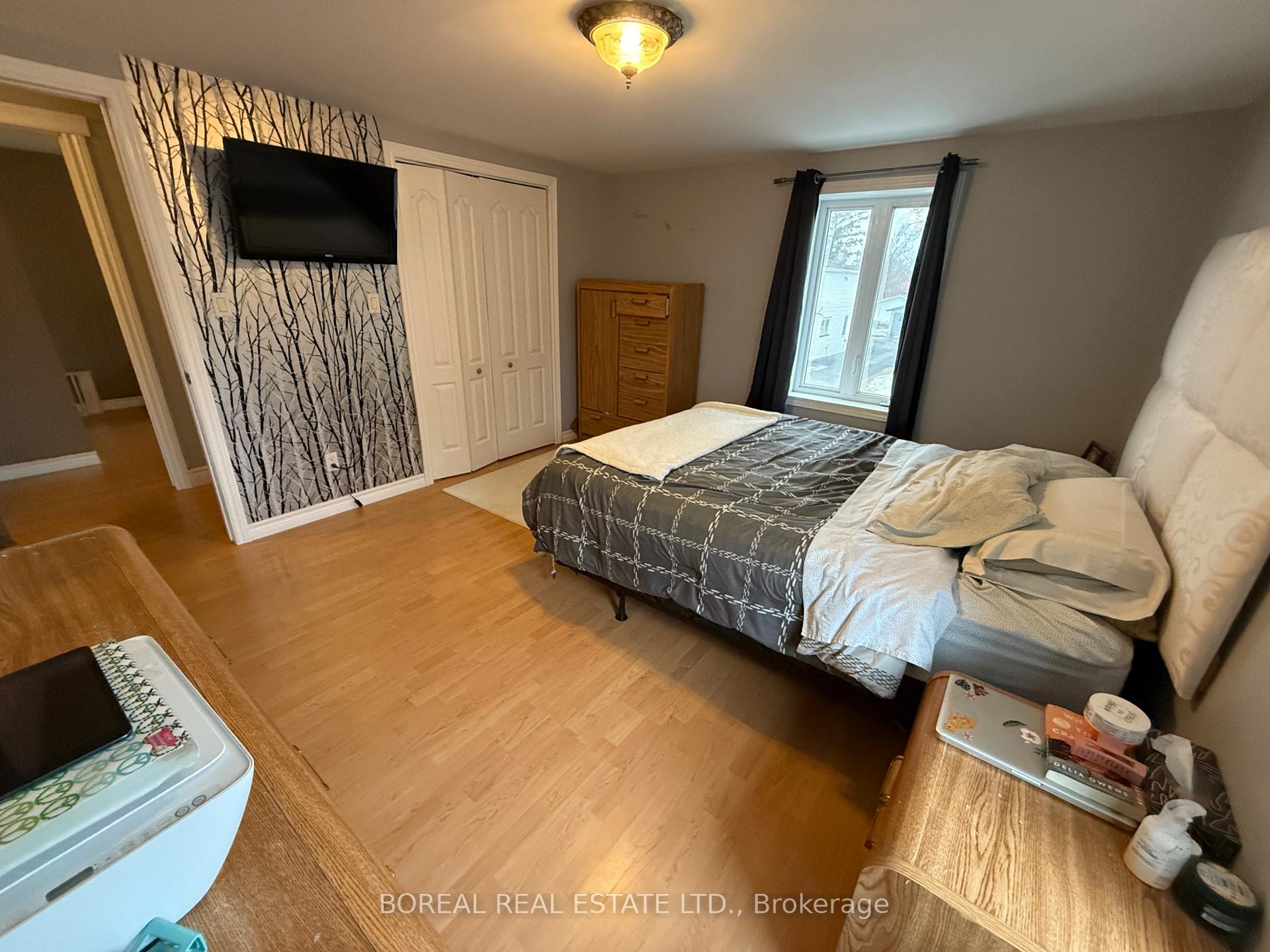 Photo 34 of 211 Second Avenue, Cochrane — HOMEH