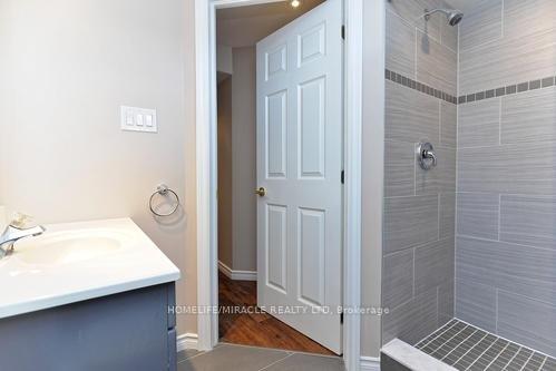 Photo 8 of 4 Major William Sharpe Drive, Brampton, Northwood Park — HOMEH