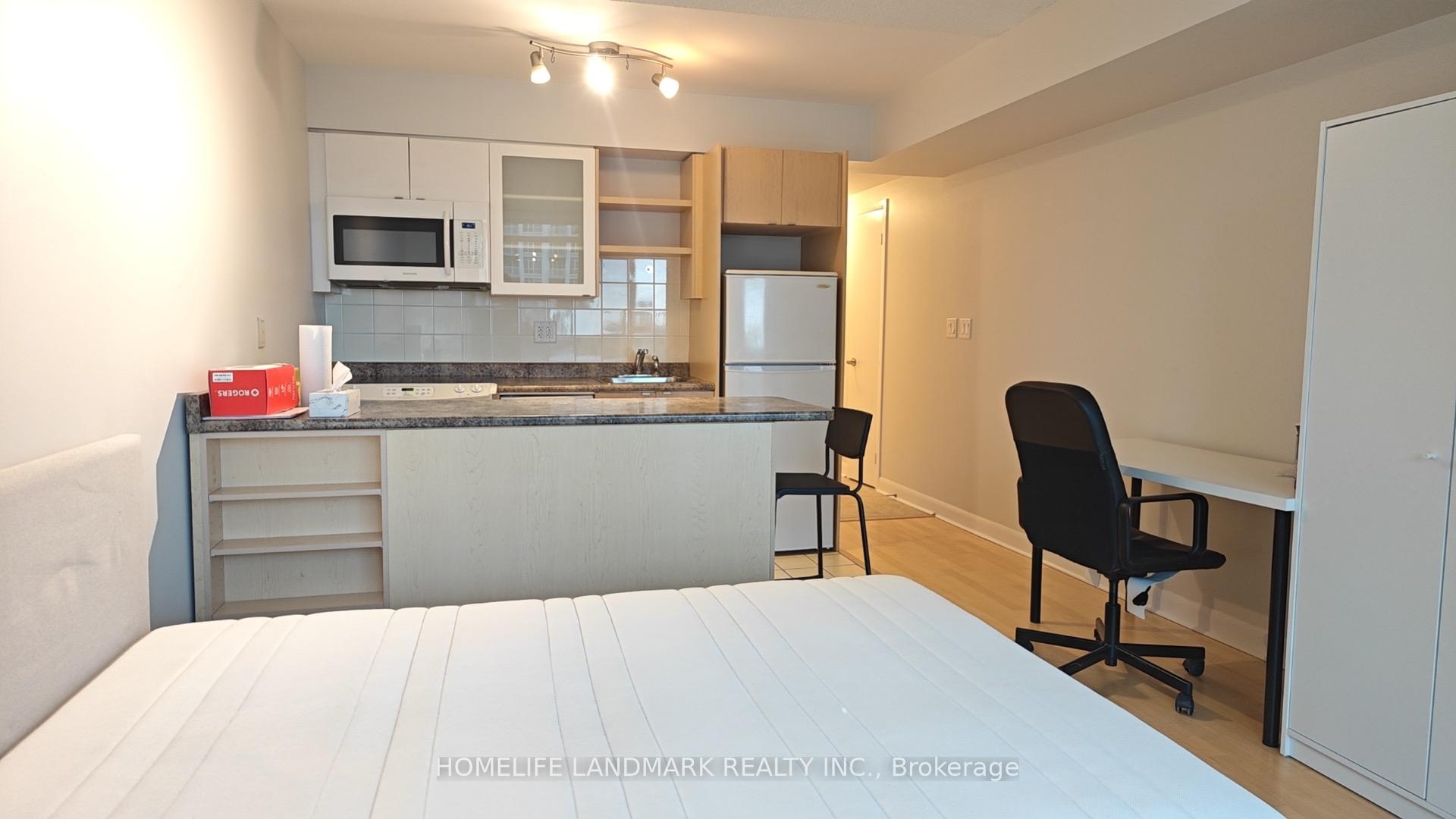 Photo 1 of Unit 1409, 600 Fleet Street, Toronto, Niagara — HOMEH