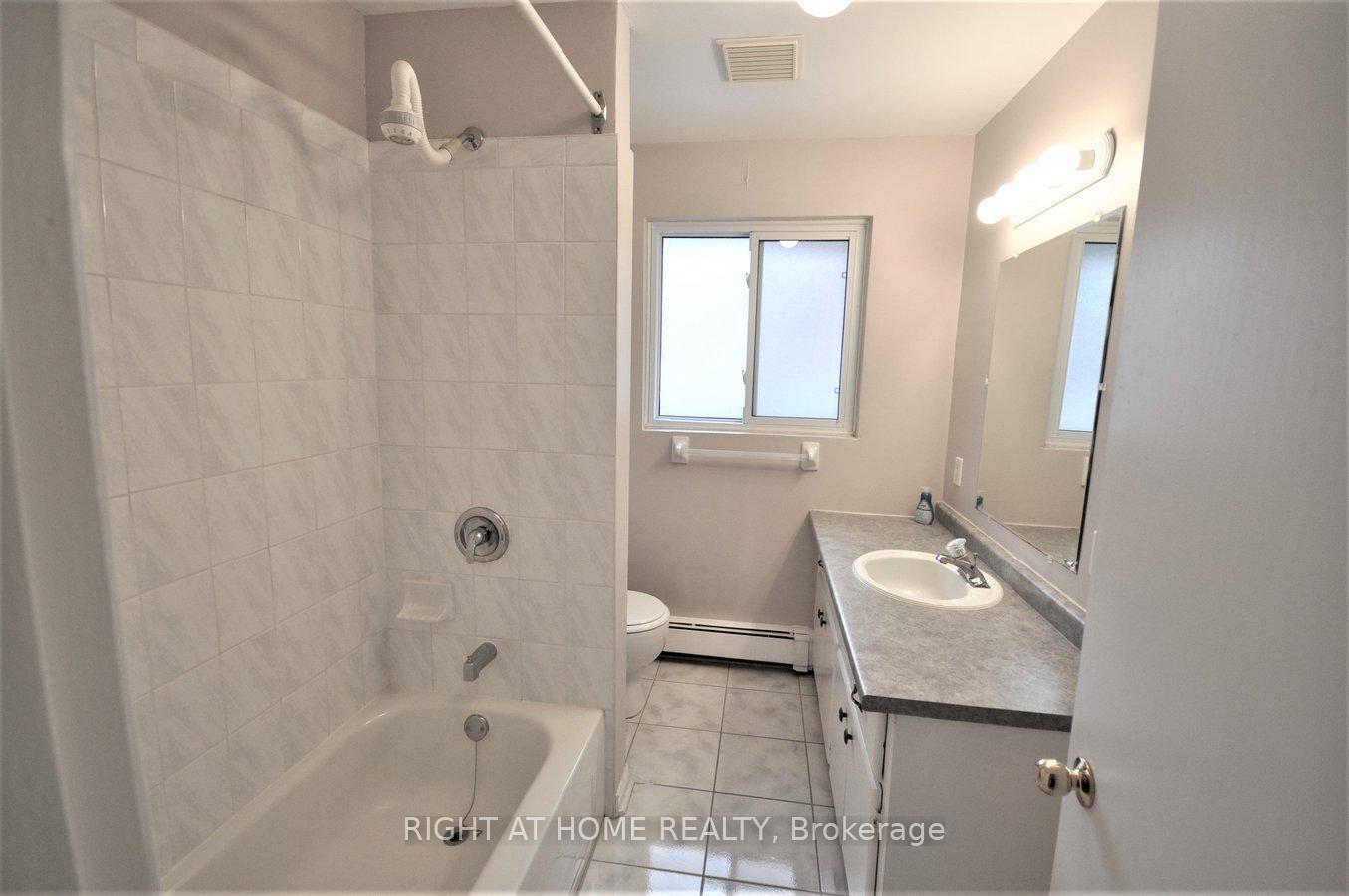 Photo 9 of 54 Rose Street, Barrie, Wellington — HOMEH
