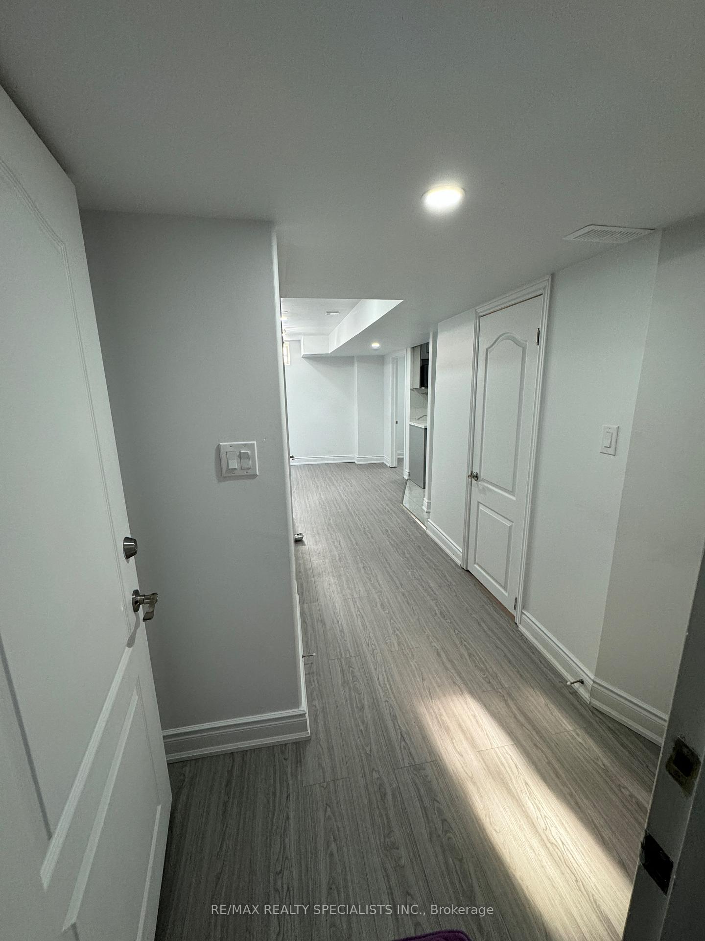 Photo 2 of 16 Maynada Road, Brampton, Northwest Brampton — HOMEH