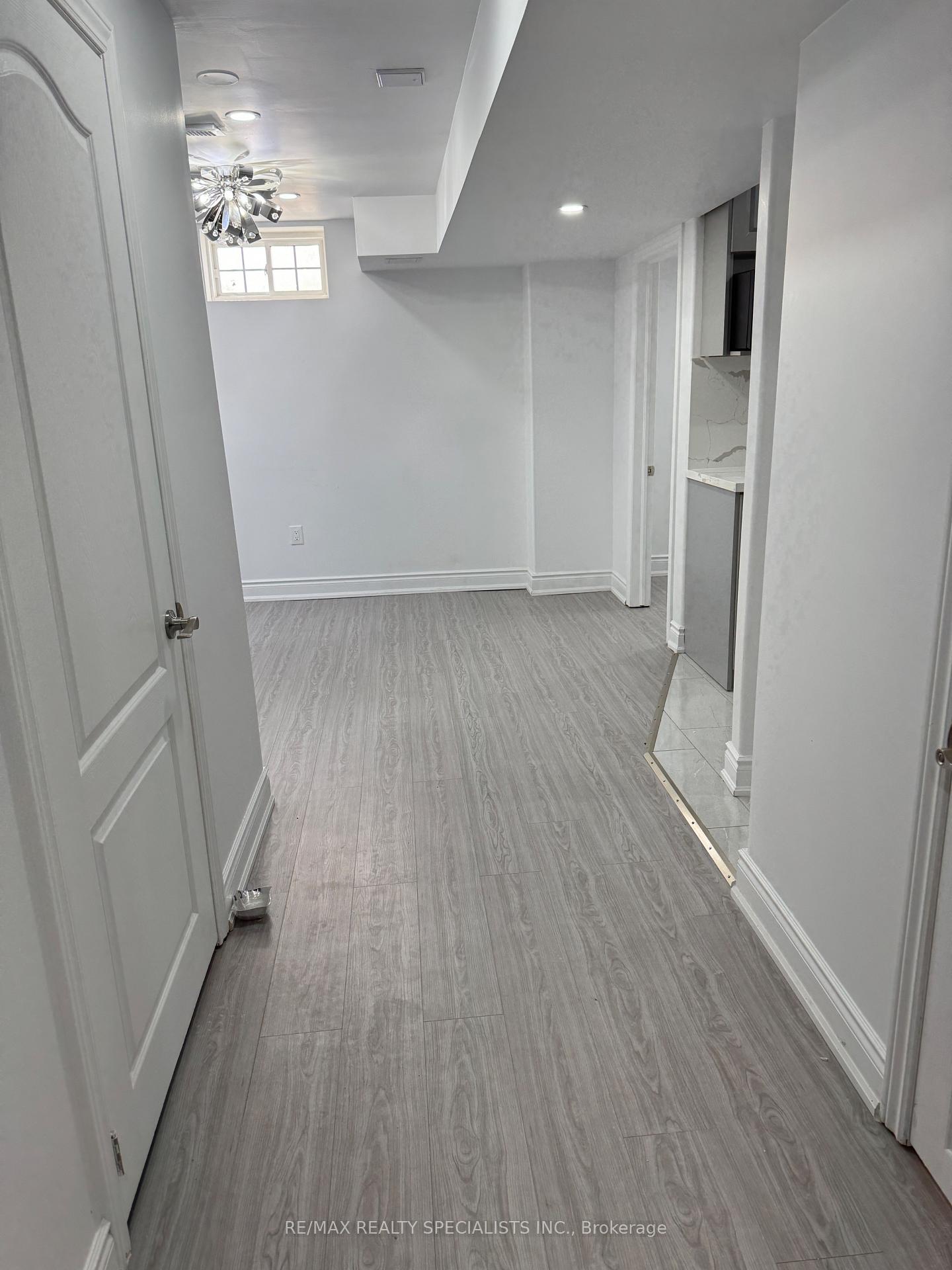 Photo 3 of 16 Maynada Road, Brampton, Northwest Brampton — HOMEH