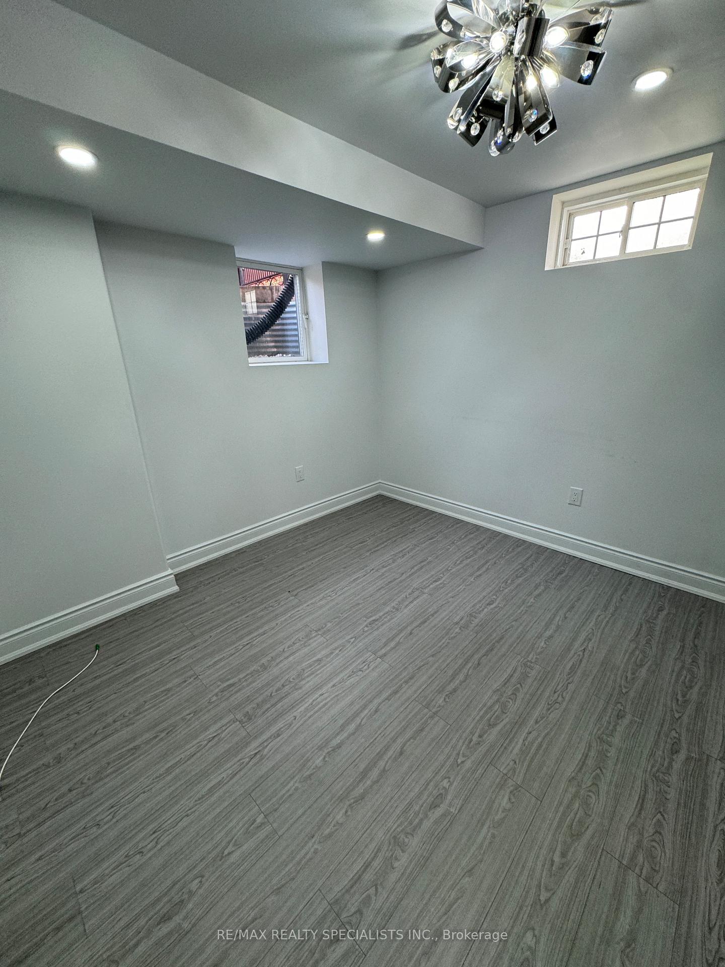 Photo 5 of 16 Maynada Road, Brampton, Northwest Brampton — HOMEH