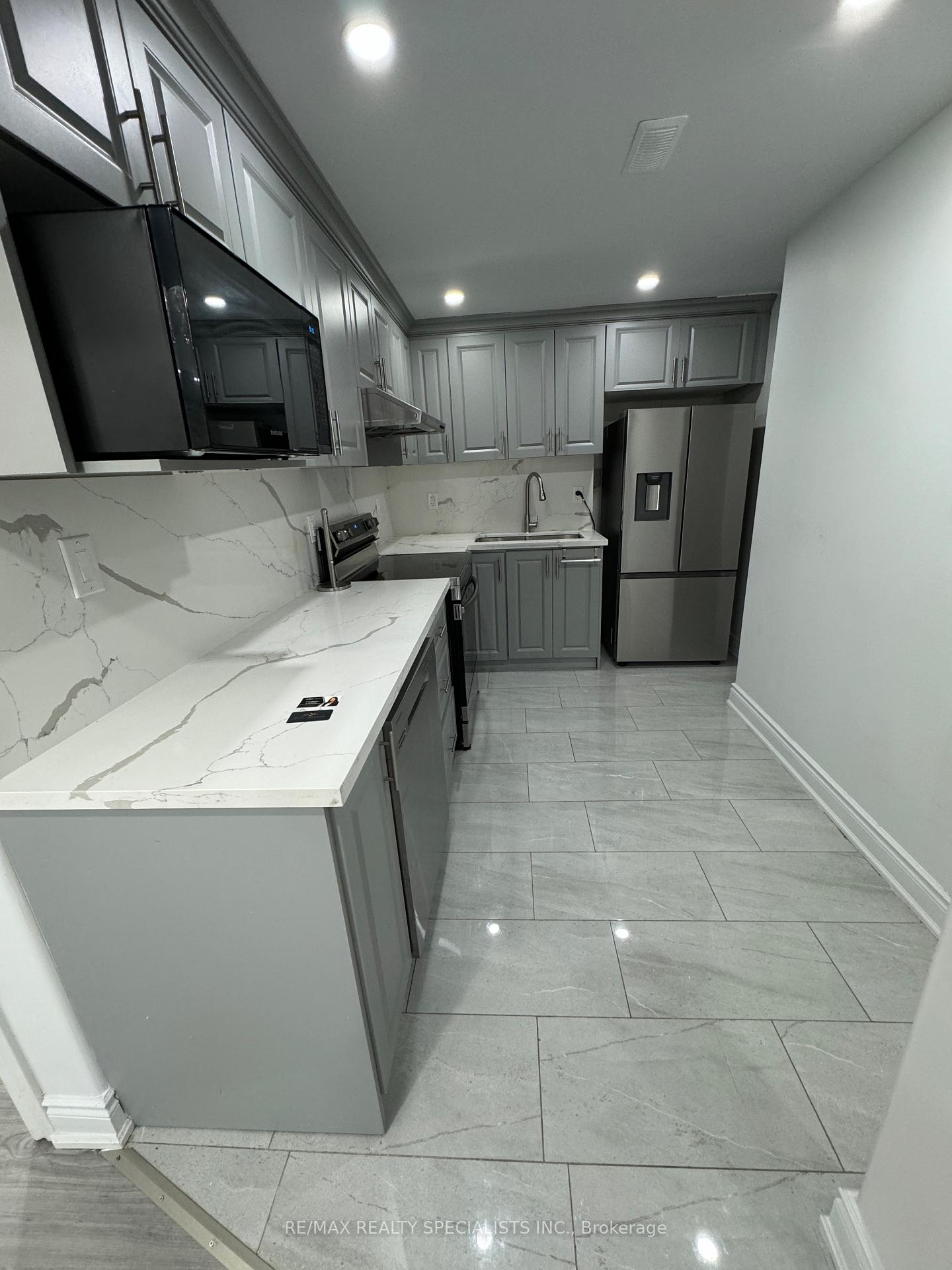 Photo 6 of 16 Maynada Road, Brampton, Northwest Brampton — HOMEH