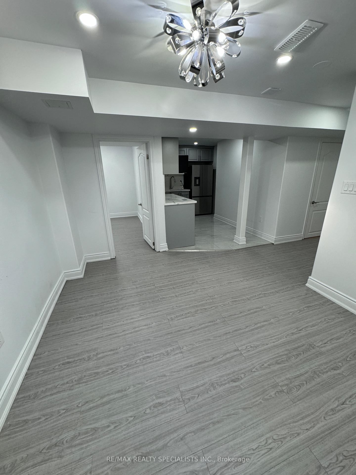 Photo 9 of 16 Maynada Road, Brampton, Northwest Brampton — HOMEH