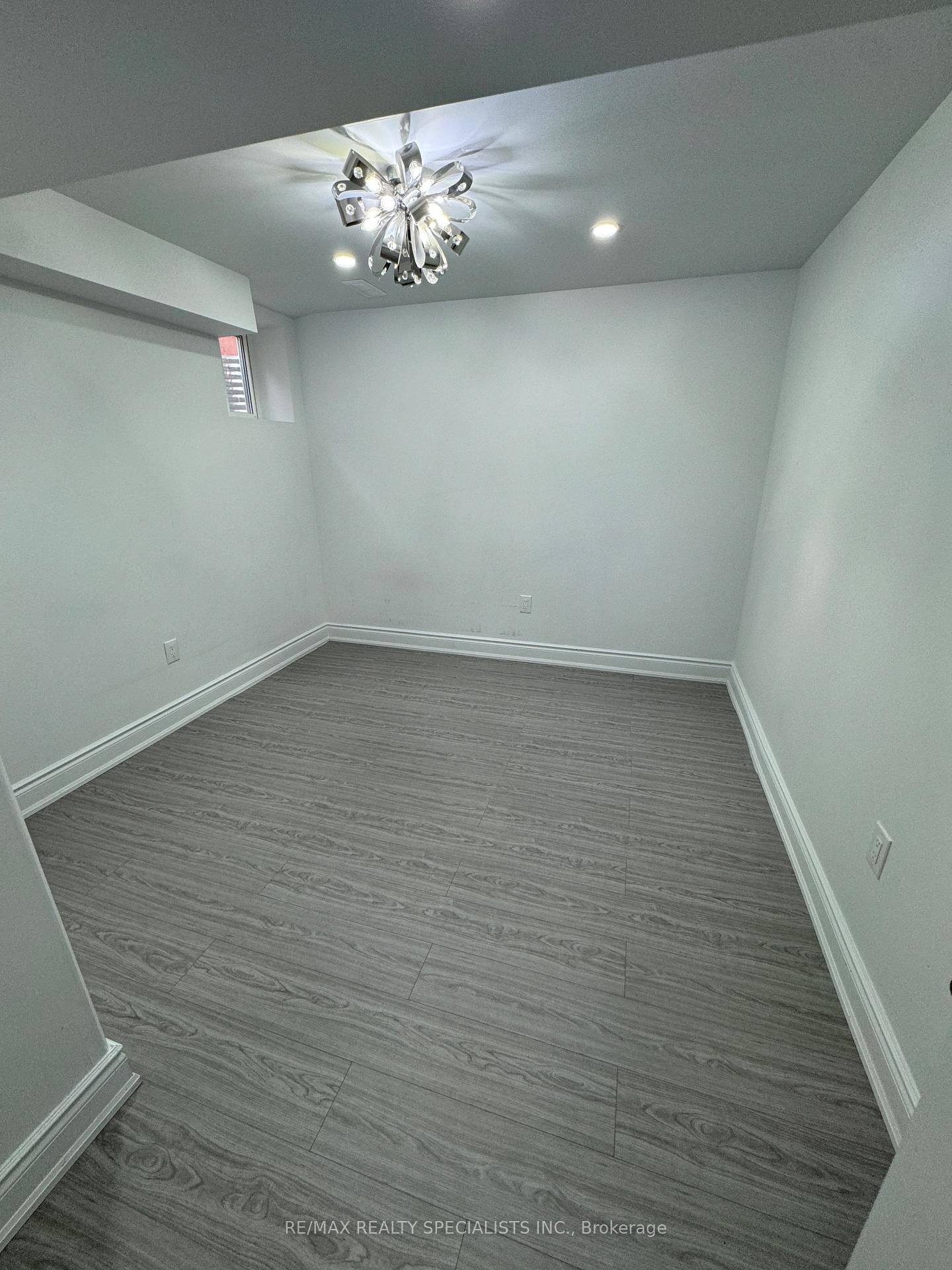 Photo 11 of 16 Maynada Road, Brampton, Northwest Brampton — HOMEH