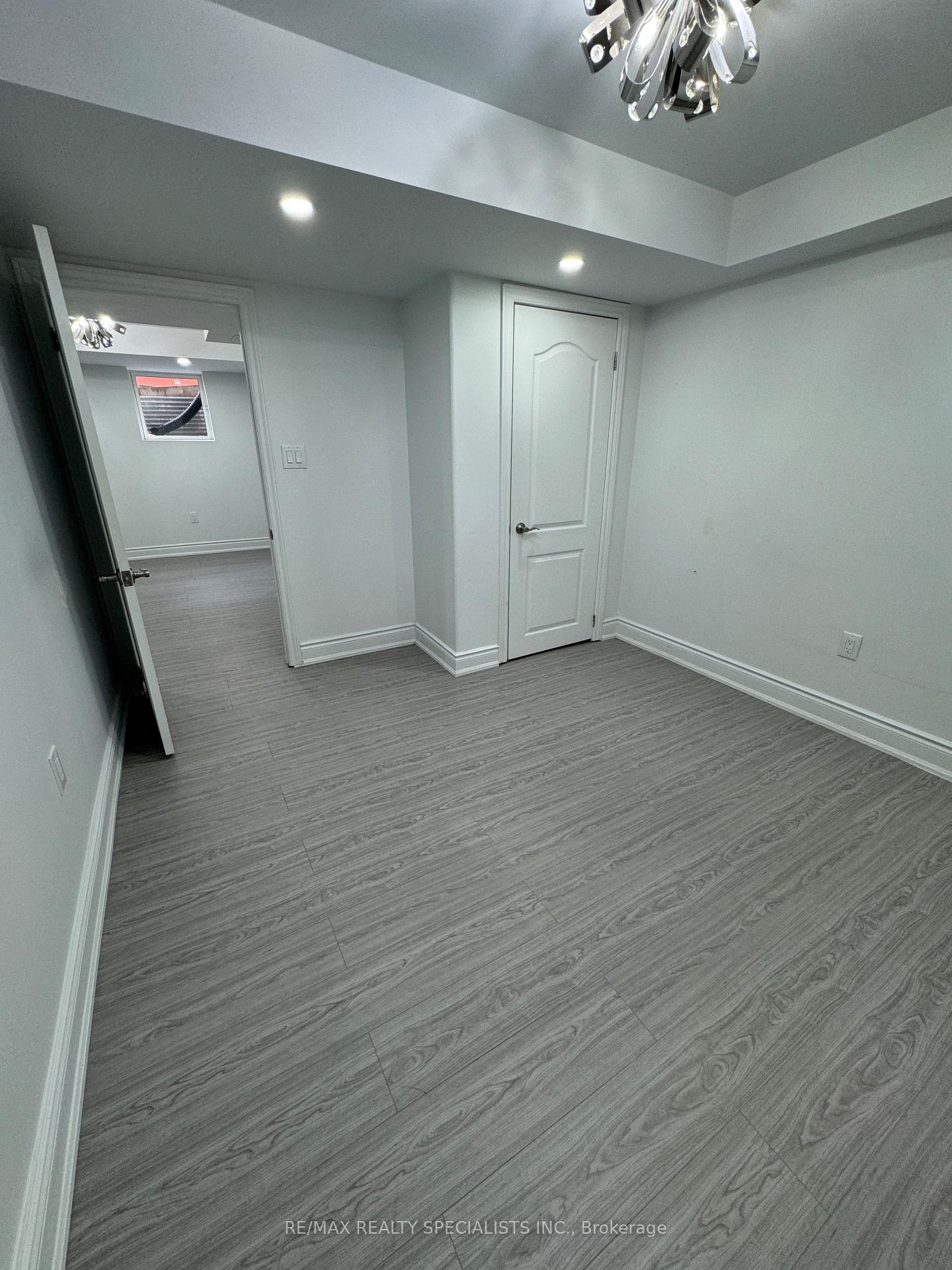 Photo 12 of 16 Maynada Road, Brampton, Northwest Brampton — HOMEH