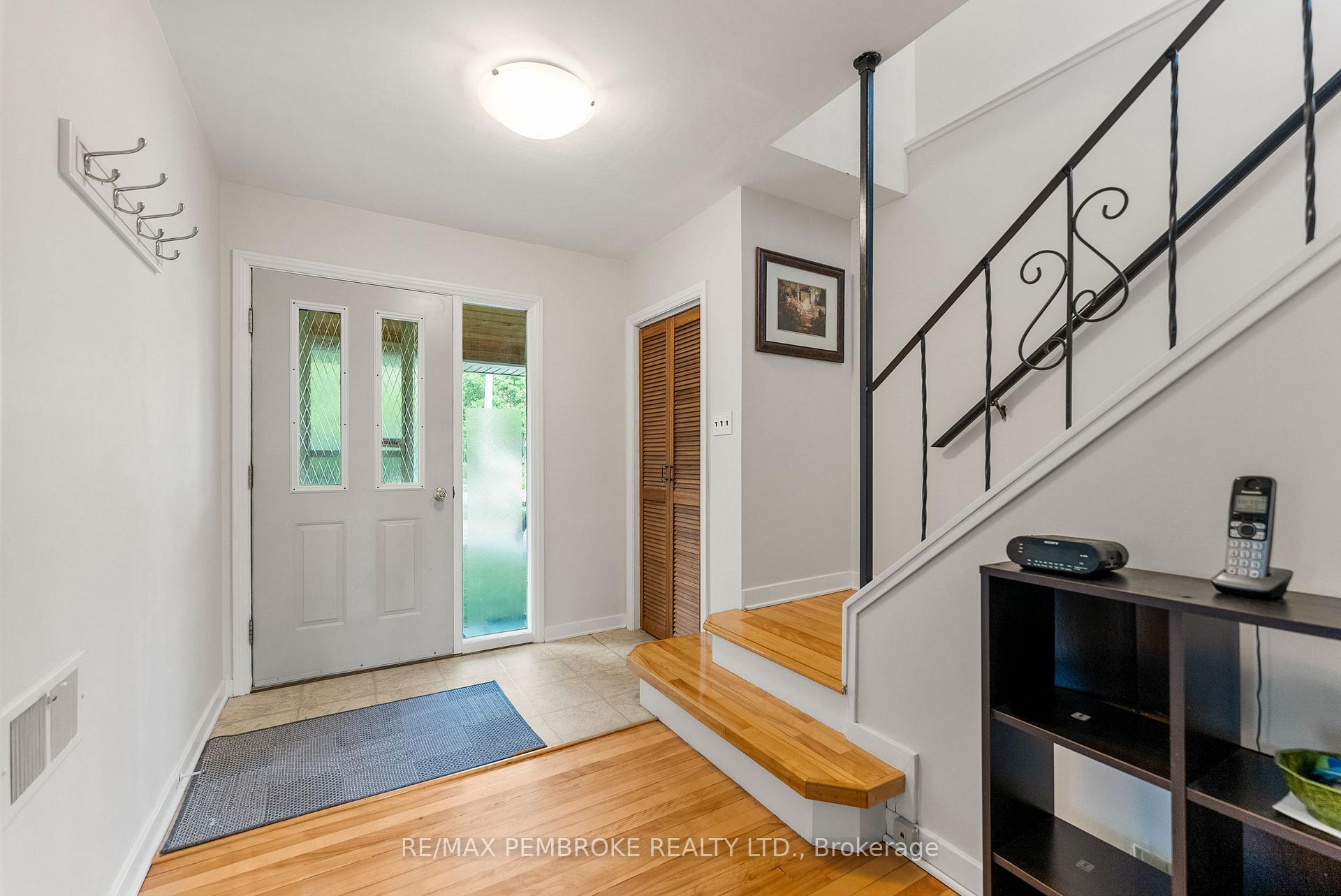 Photo 12 of 11 Frontenac Crescent, Deep River — HOMEH