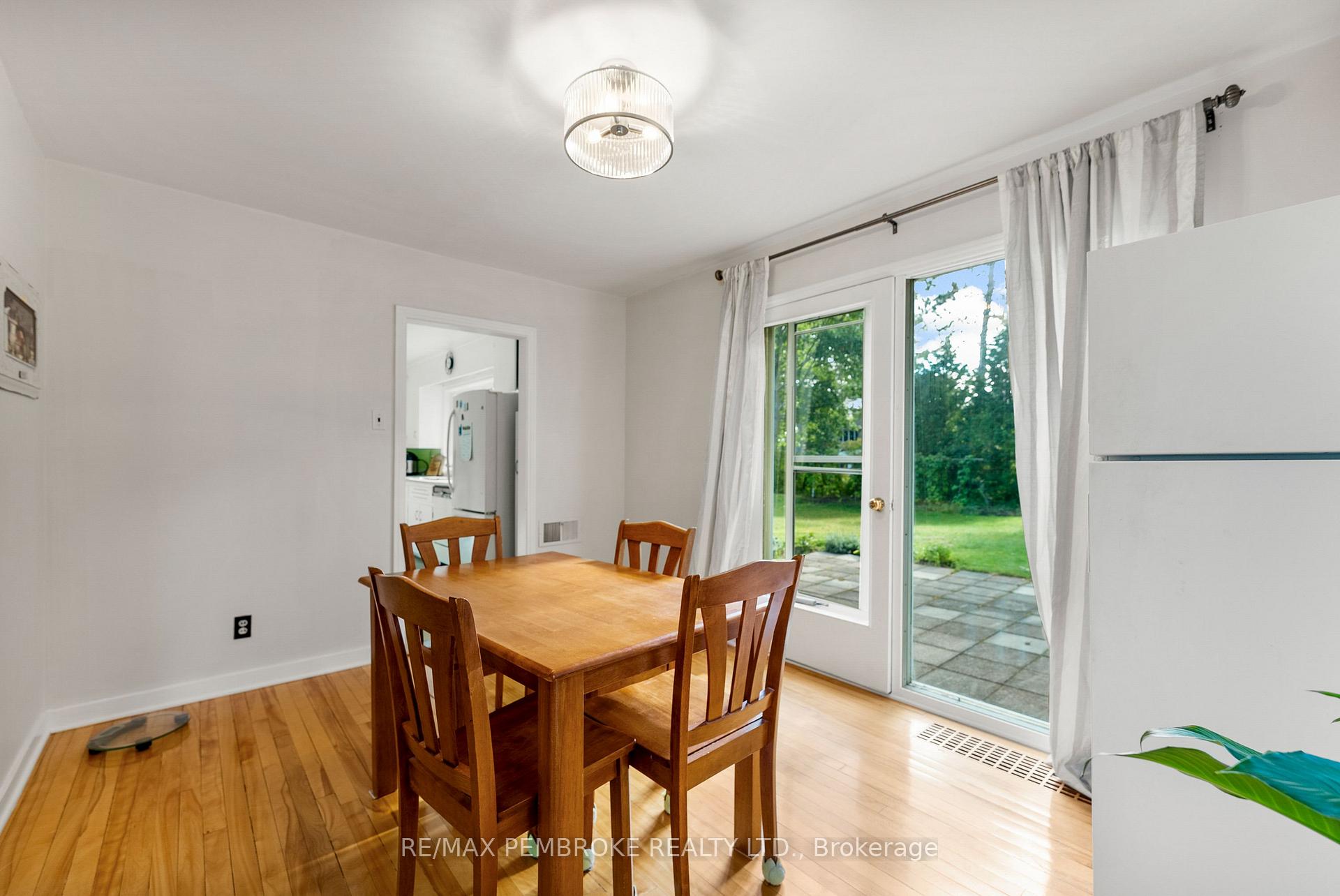 Photo 27 of 11 Frontenac Crescent, Deep River — HOMEH