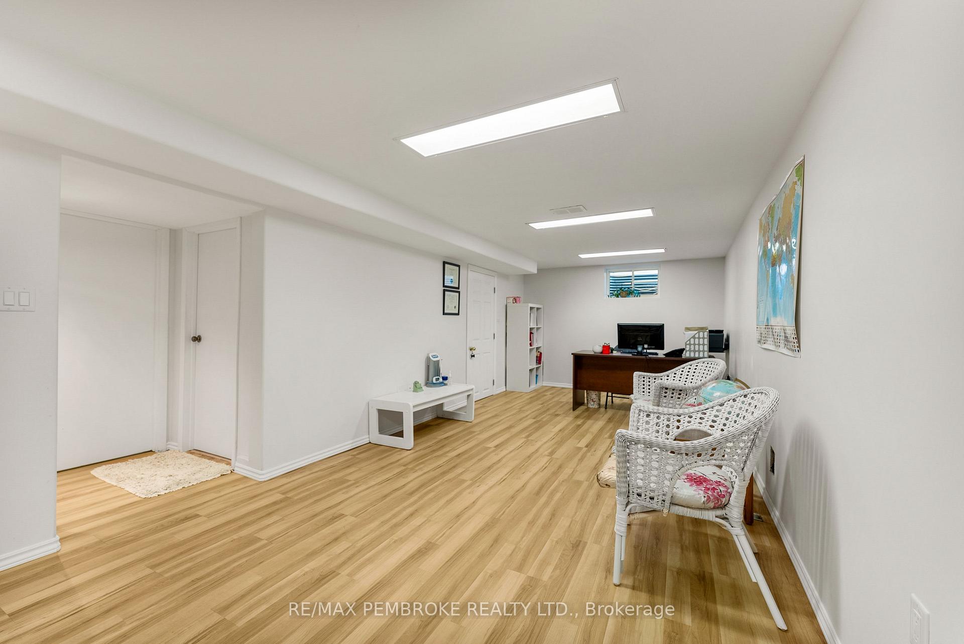 Photo 32 of 11 Frontenac Crescent, Deep River — HOMEH