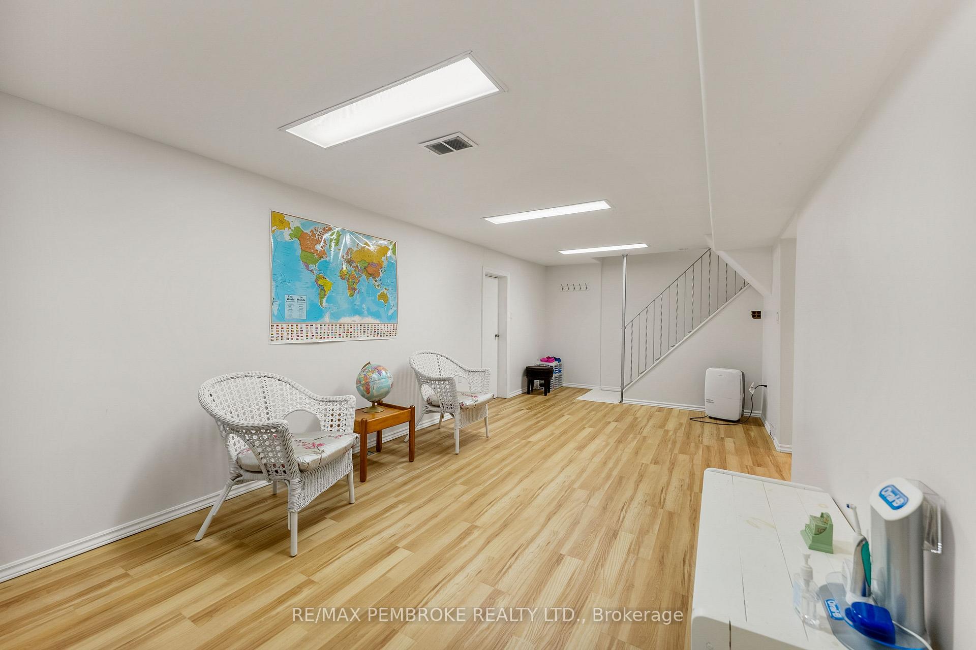 Photo 34 of 11 Frontenac Crescent, Deep River — HOMEH