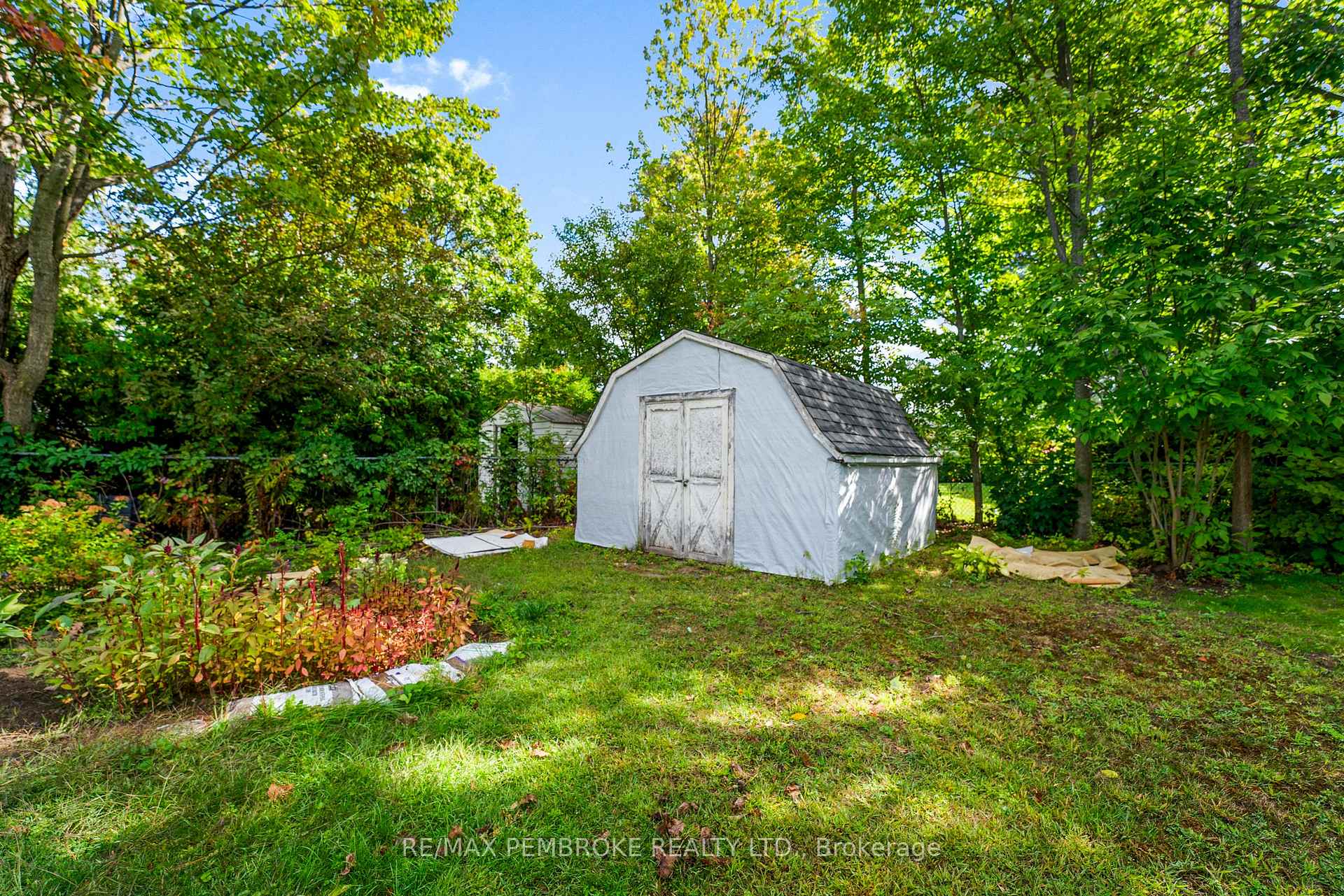 Photo 33 of 11 Frontenac Crescent, Deep River — HOMEH