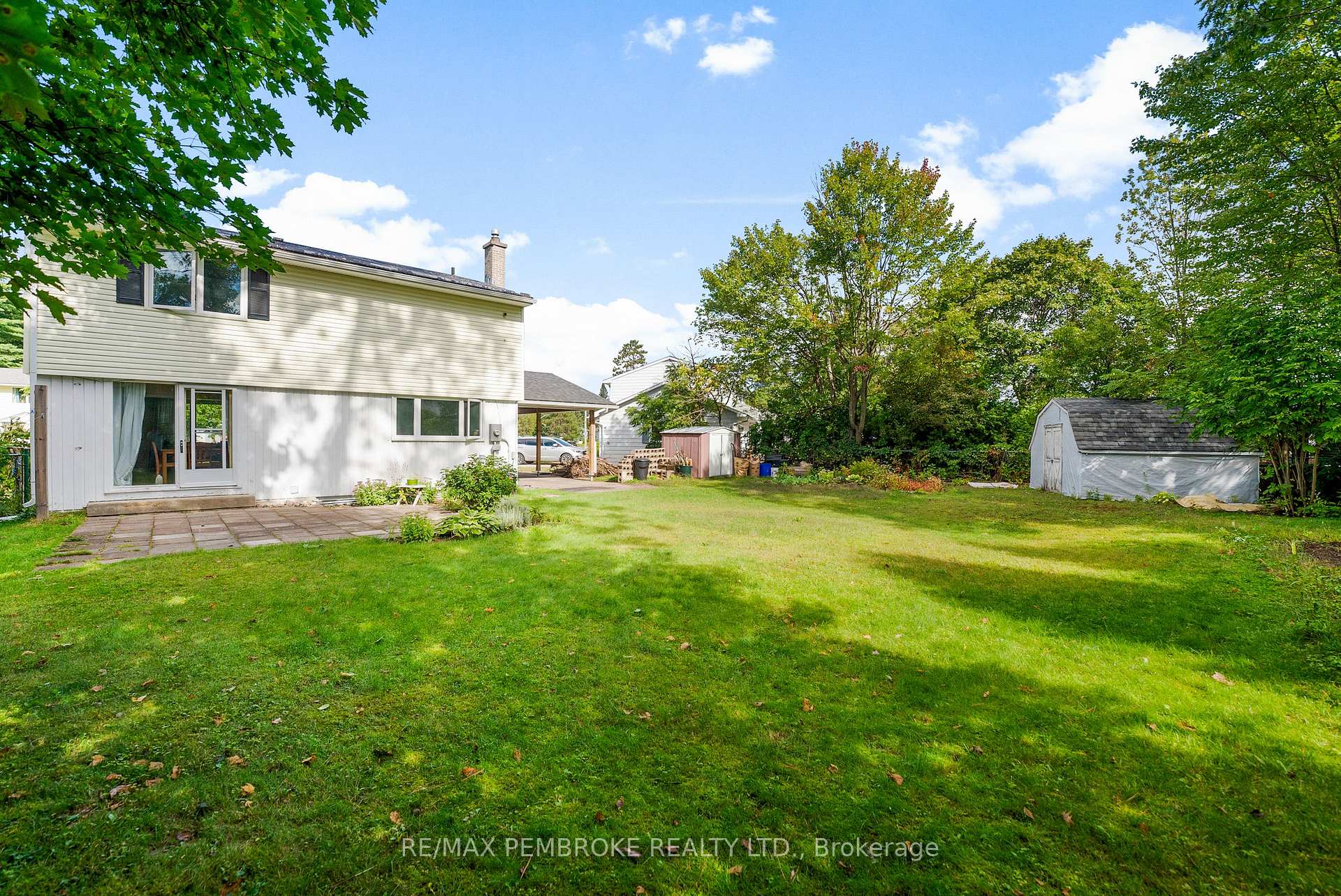 Photo 45 of 11 Frontenac Crescent, Deep River — HOMEH