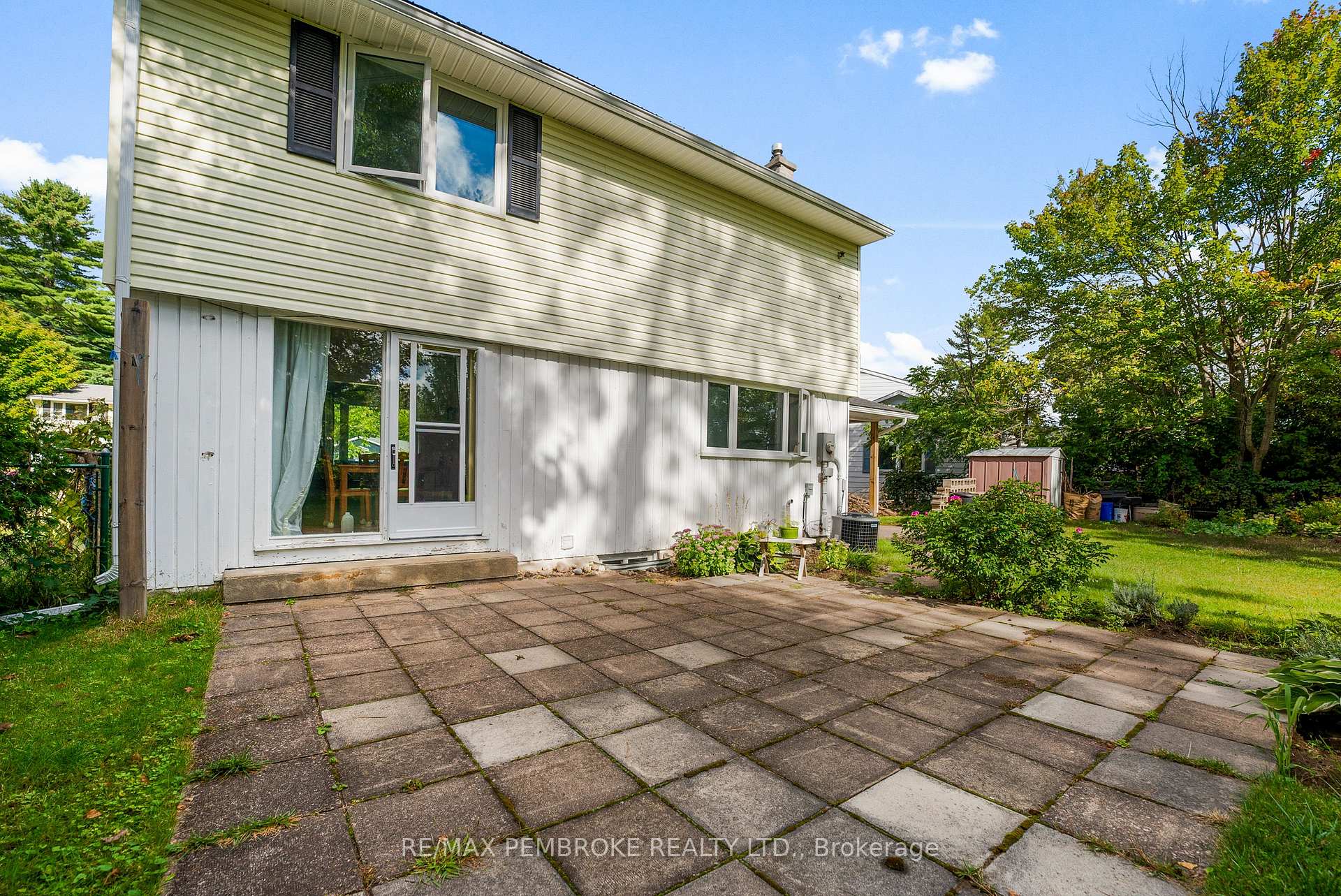 Photo 44 of 11 Frontenac Crescent, Deep River — HOMEH