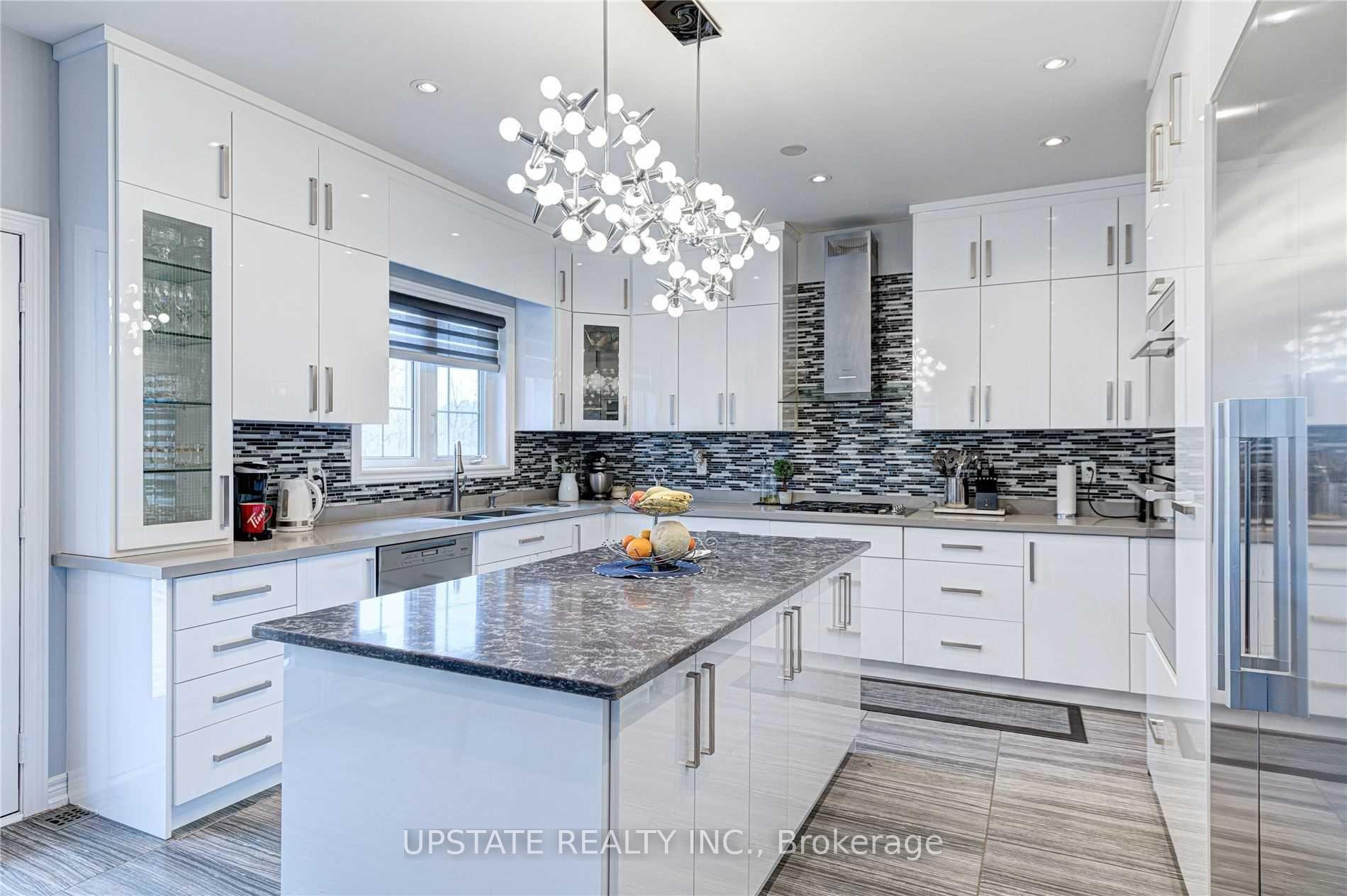 Photo 3 of 7 Ashcreek (Upper) Drive, Brampton, Credit Valley — HOMEH