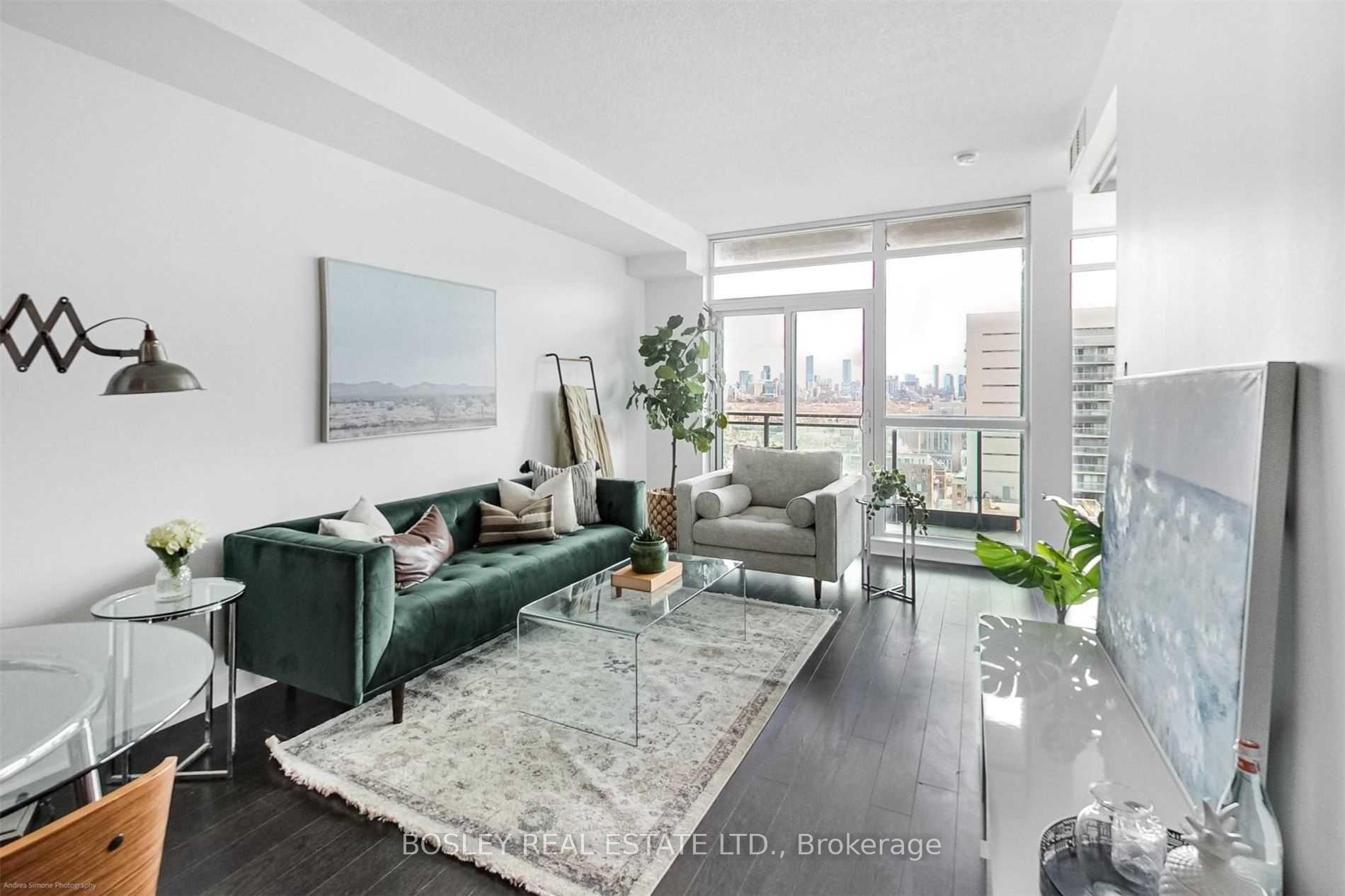 Front of Unit 1705, 1171 Queen Street W