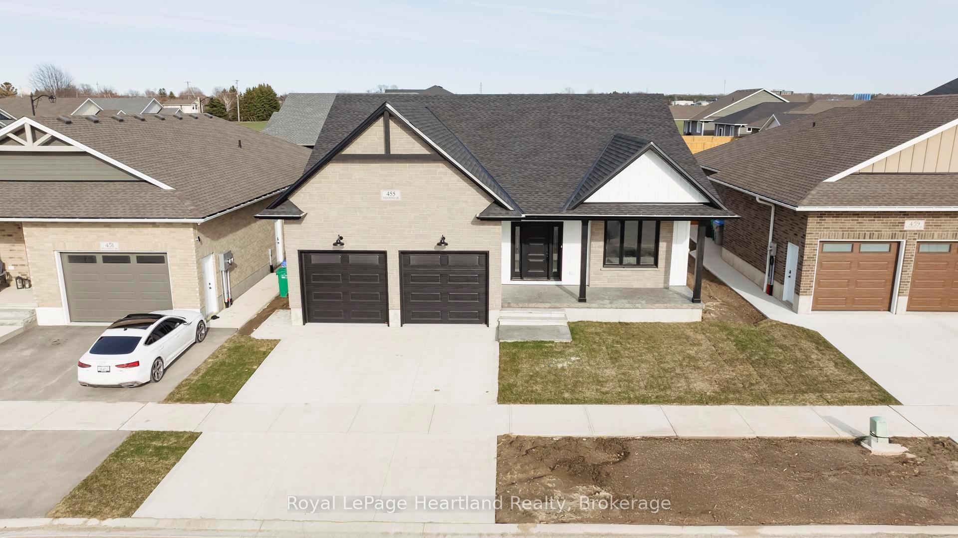 Photo 1 of 455 Woodridge Drive, Goderich, Goderich (Town) — HOMEH