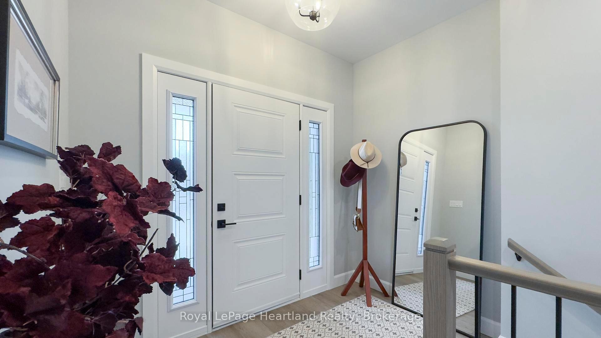 Photo 2 of 455 Woodridge Drive, Goderich, Goderich (Town) — HOMEH