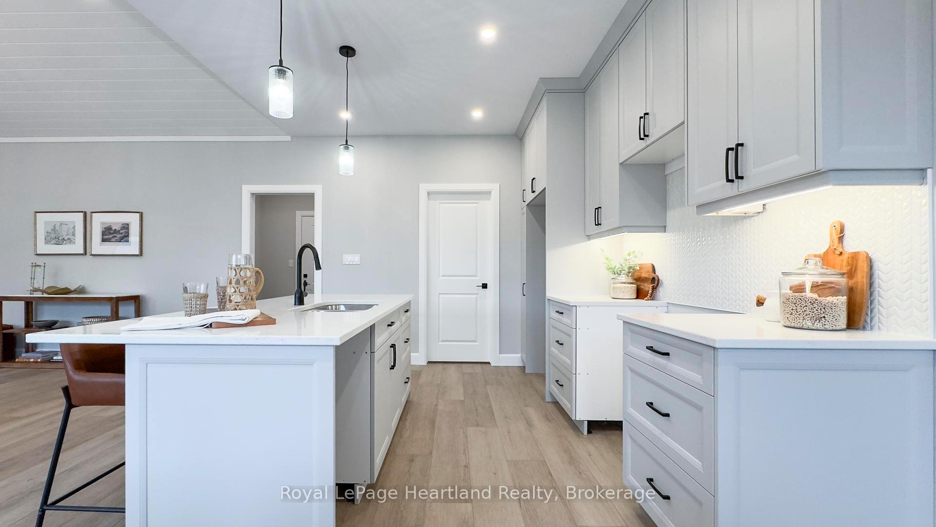 Photo 19 of 455 Woodridge Drive, Goderich, Goderich (Town) — HOMEH