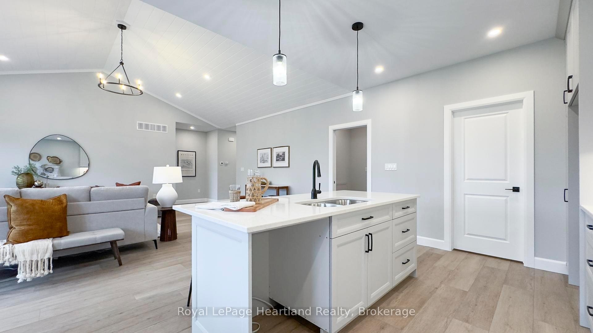 Photo 18 of 455 Woodridge Drive, Goderich, Goderich (Town) — HOMEH