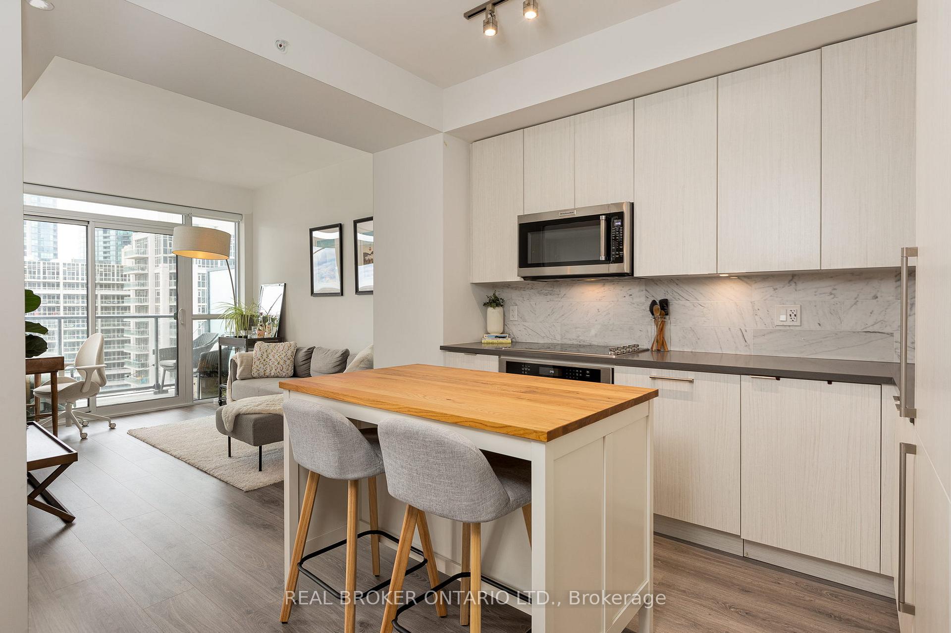 Photo 30 of Unit 1513, 38 Iannuzzi Street, Toronto, Niagara — HOMEH